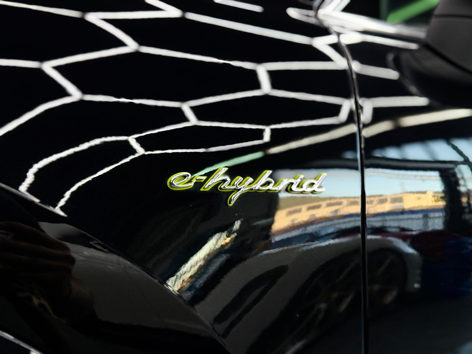 PORSCHE Cayenne E-Hybrid-image-4
