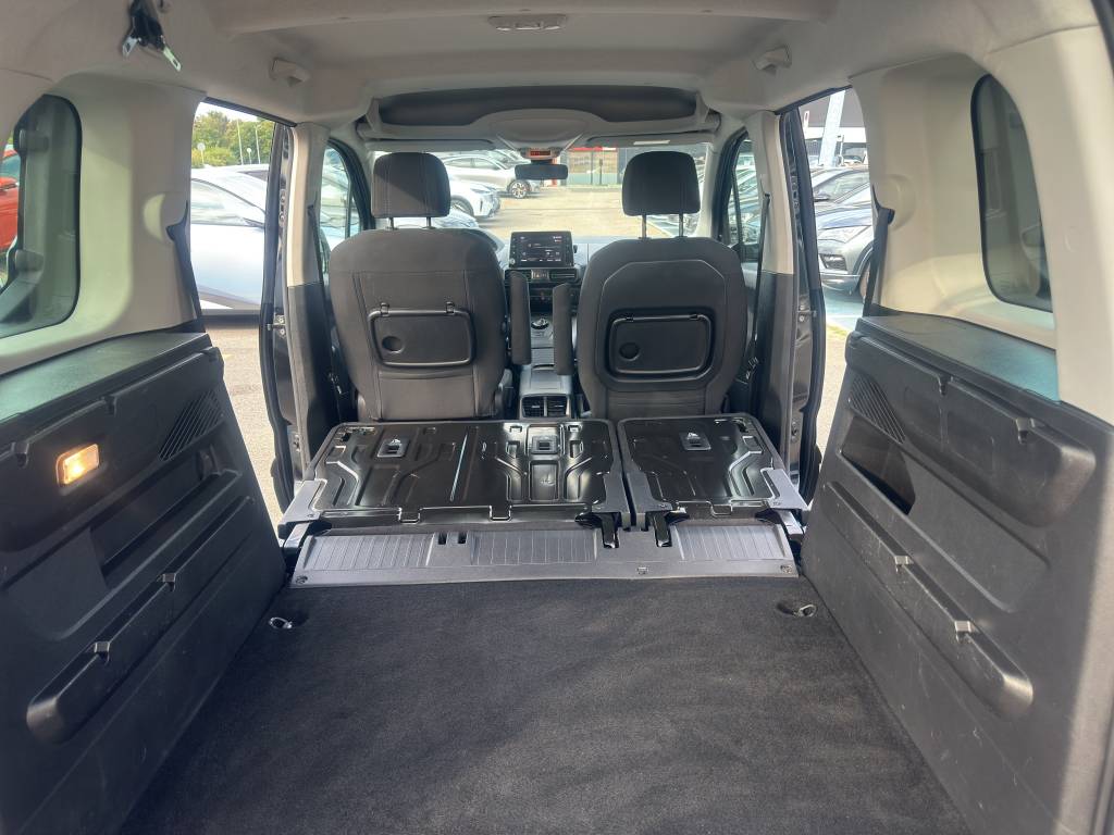PEUGEOT Rifter 1.2 PureTech Allure EAT8-image-12