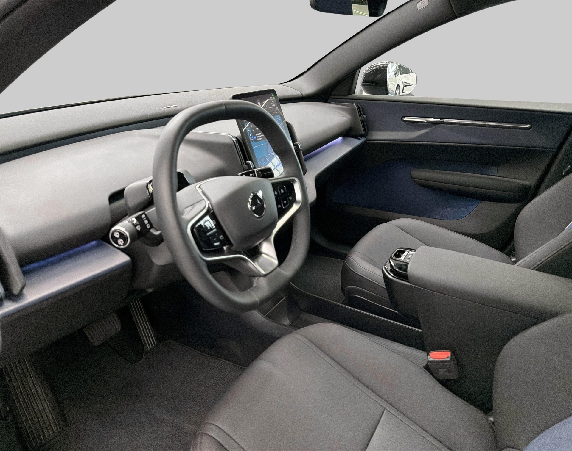 VOLVO EX 30 E60 Twin Ultra Performanc-image-7