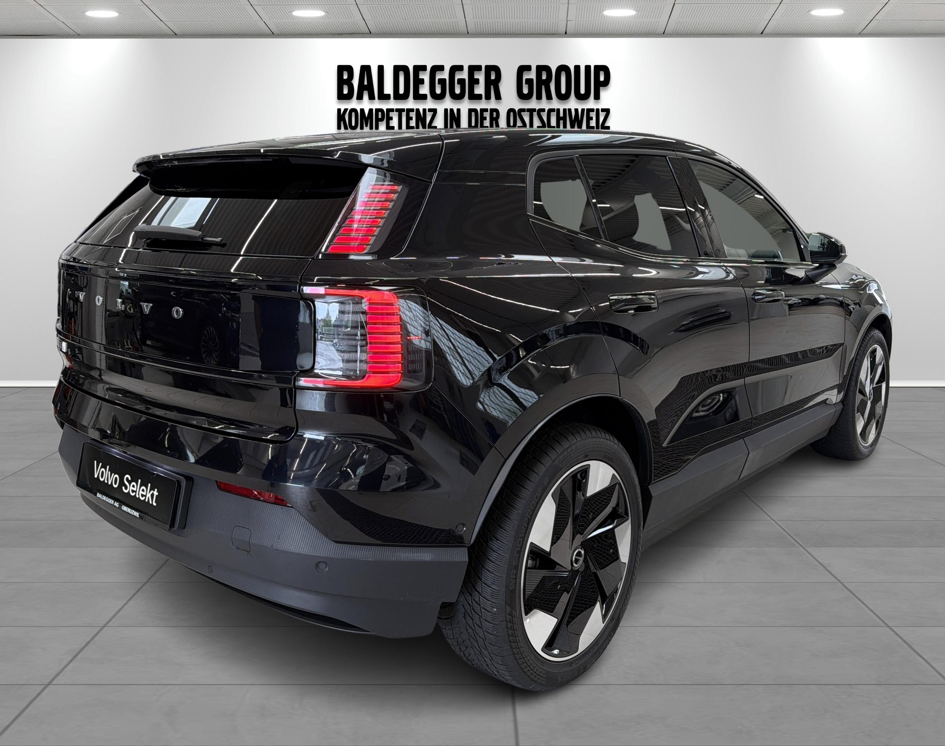 VOLVO EX 30 E60 Twin Ultra Performanc-showroom-element-2