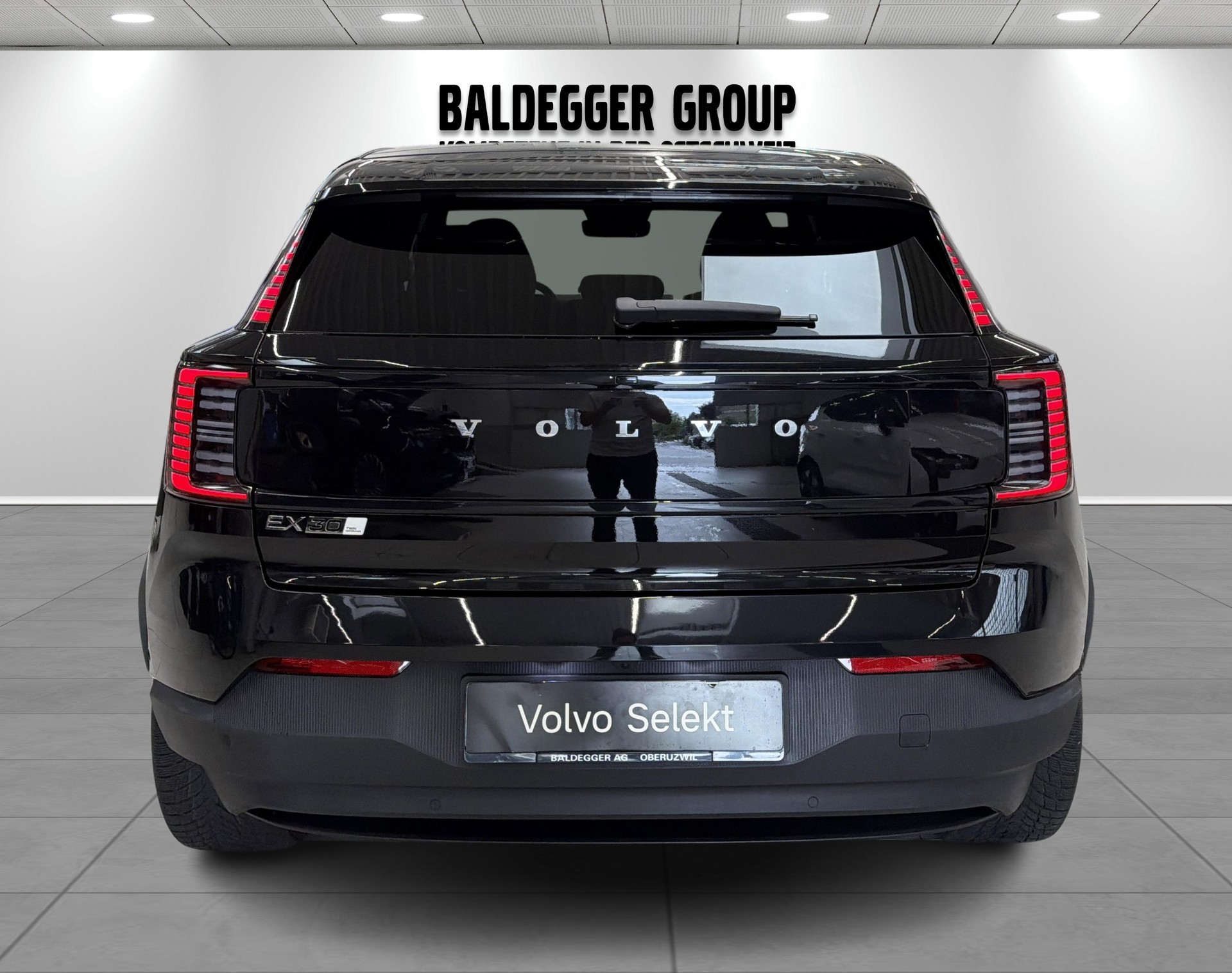 VOLVO EX 30 E60 Twin Ultra Performanc-image-4