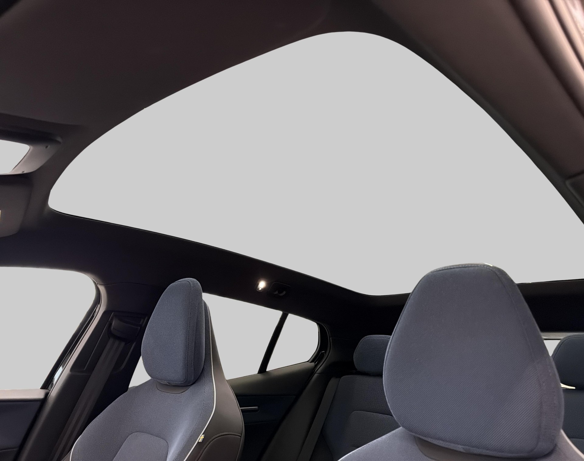 VOLVO EX 30 E60 Twin Ultra Performanc-image-12