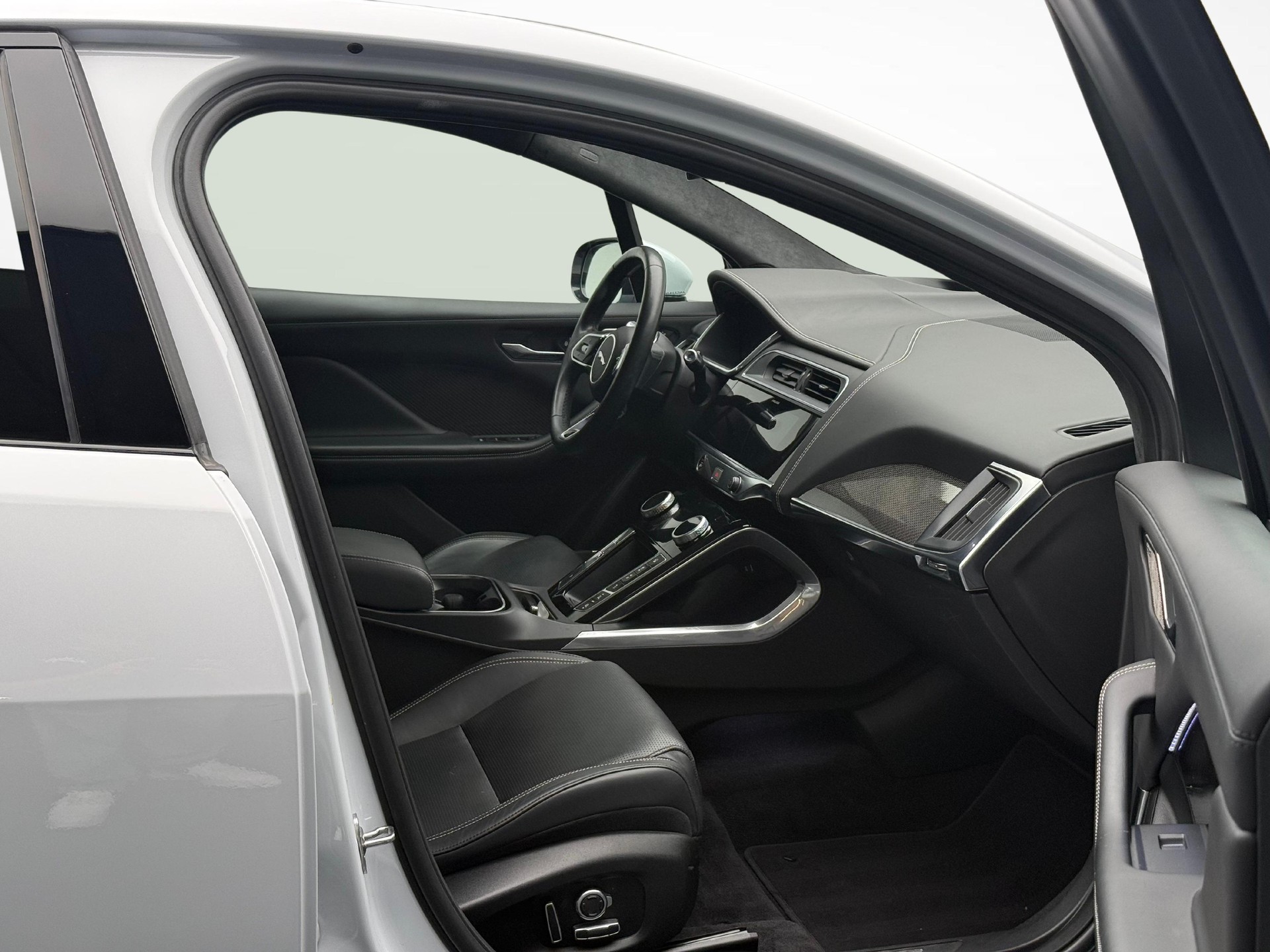 JAGUAR I-Pace EV400 HSE AWD-image-9