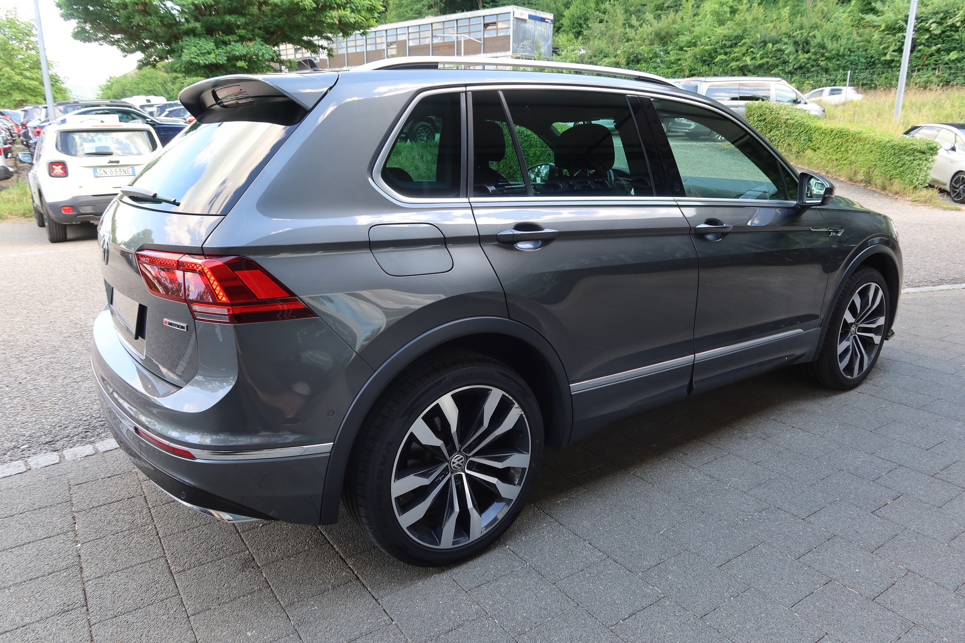 VW Tiguan 2.0TSI High 4M-image-6