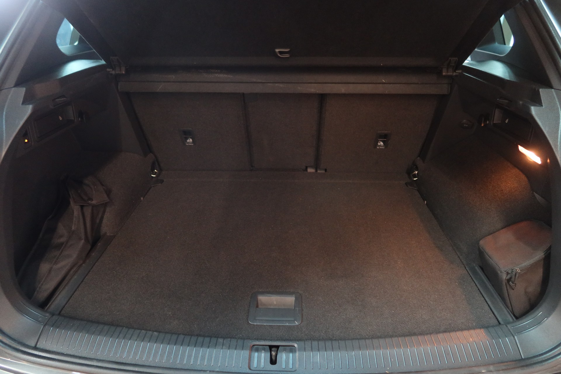 VW Tiguan 2.0TSI High 4M-image-13