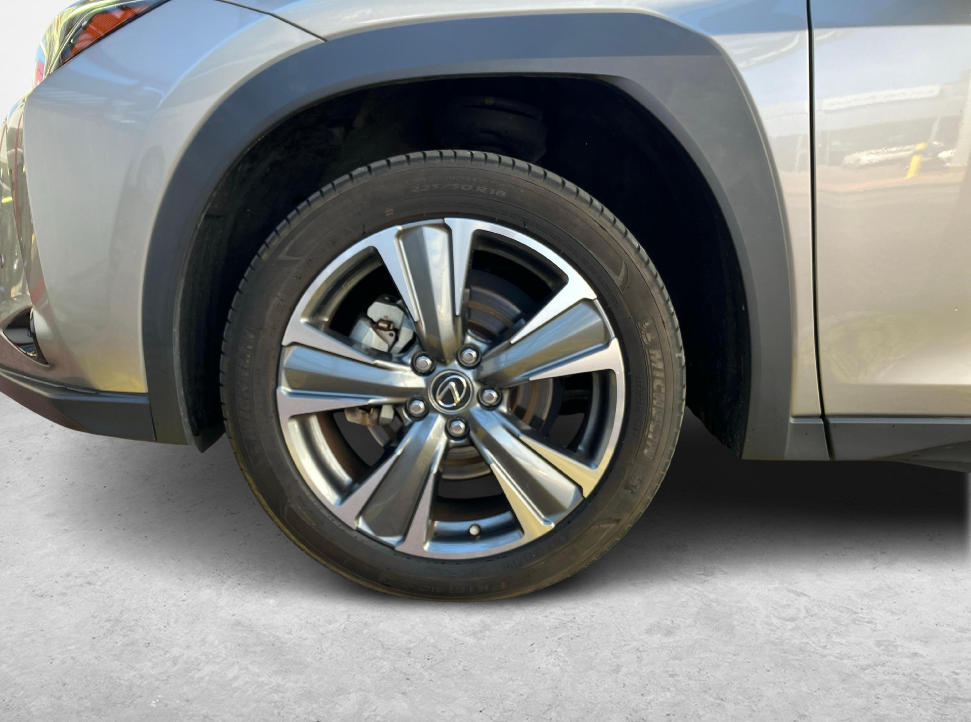 LEXUS UX 300e Excellence-image-16