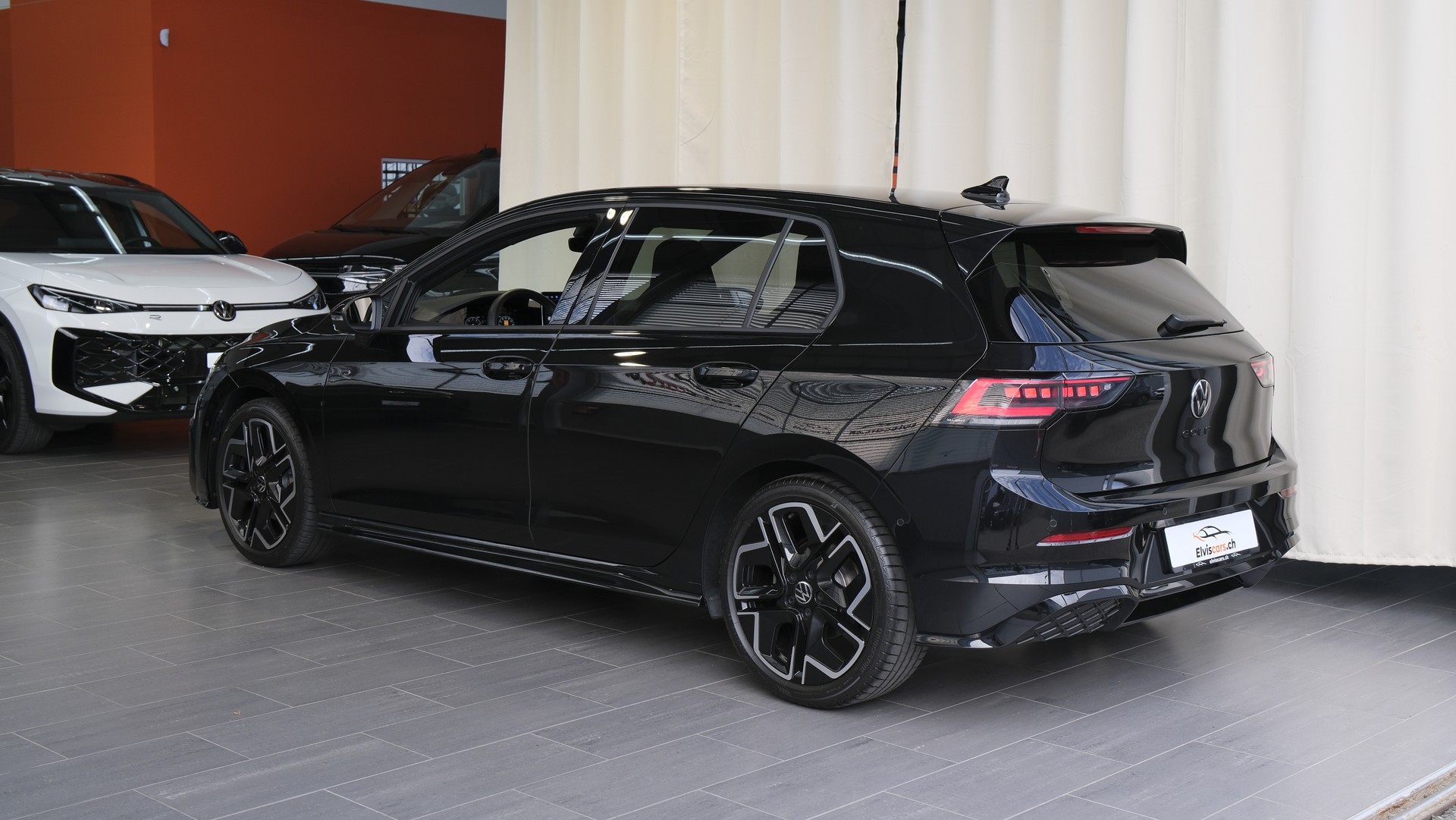 VW Golf 1.5 e TSI mHEV R-Line DSG * Black Style *-image-11