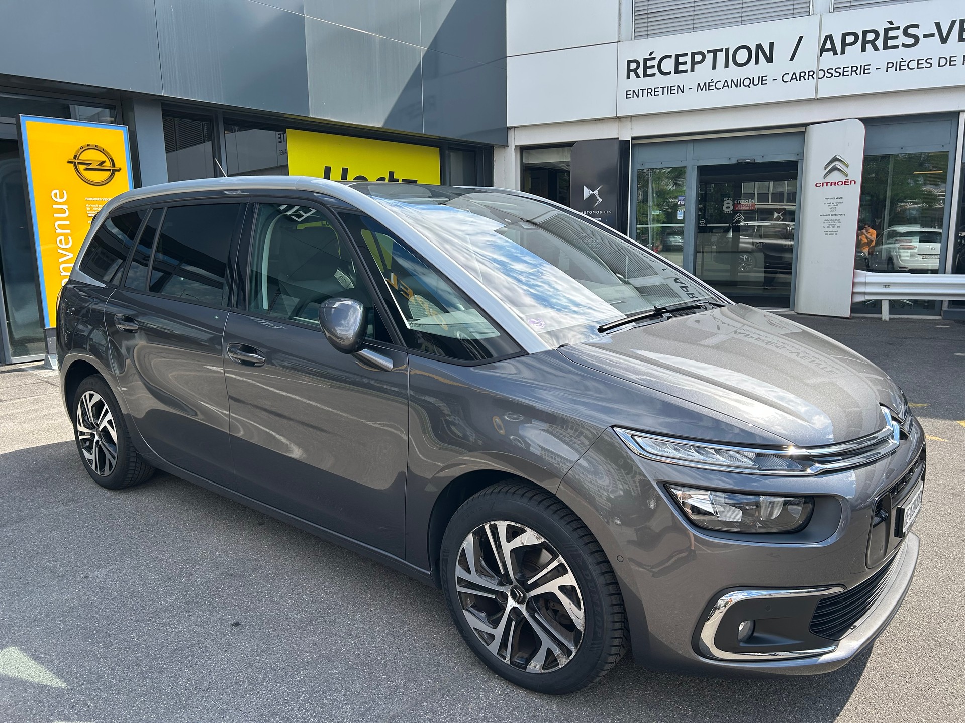 CITROEN 1.6 PureTech Shine-image-1