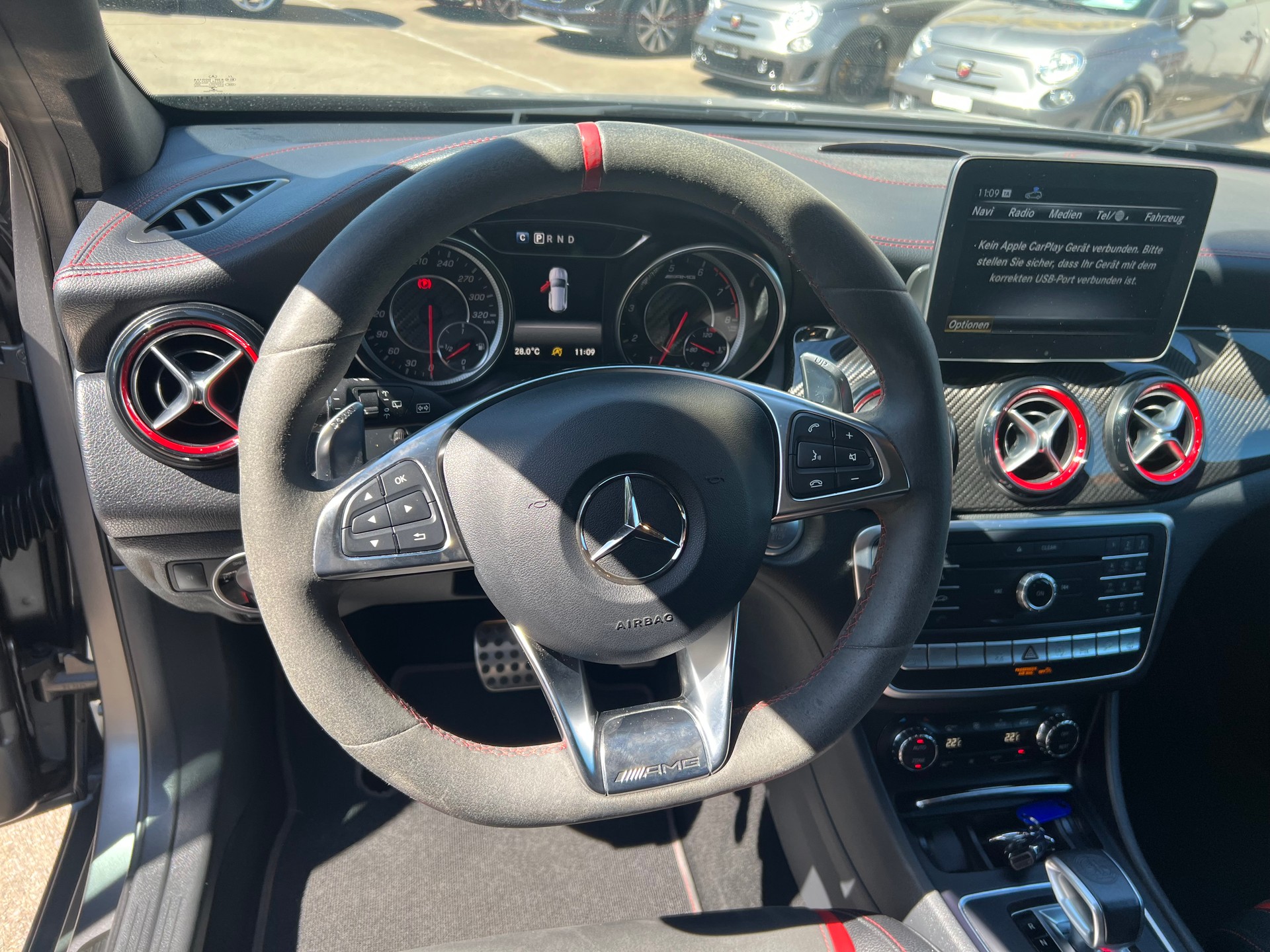MERCEDES-BENZ GLA 45 AMG 4Matic 7G-DCT-image-14