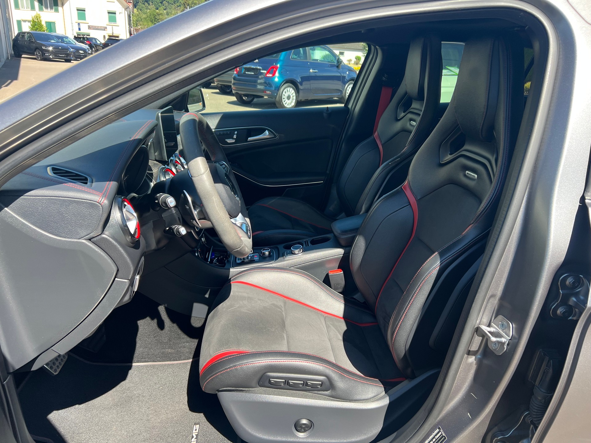 MERCEDES-BENZ GLA 45 AMG 4Matic 7G-DCT-image-13