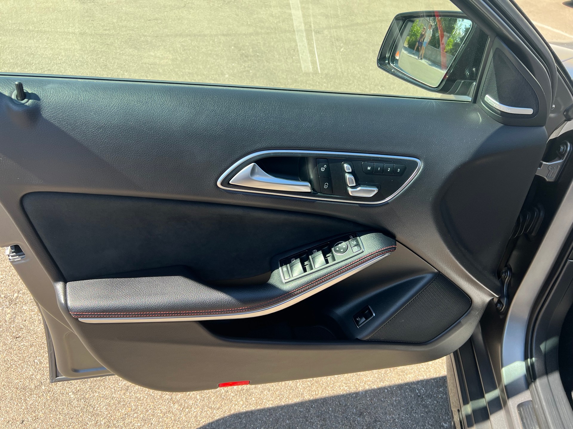 MERCEDES-BENZ GLA 45 AMG 4Matic 7G-DCT-image-12