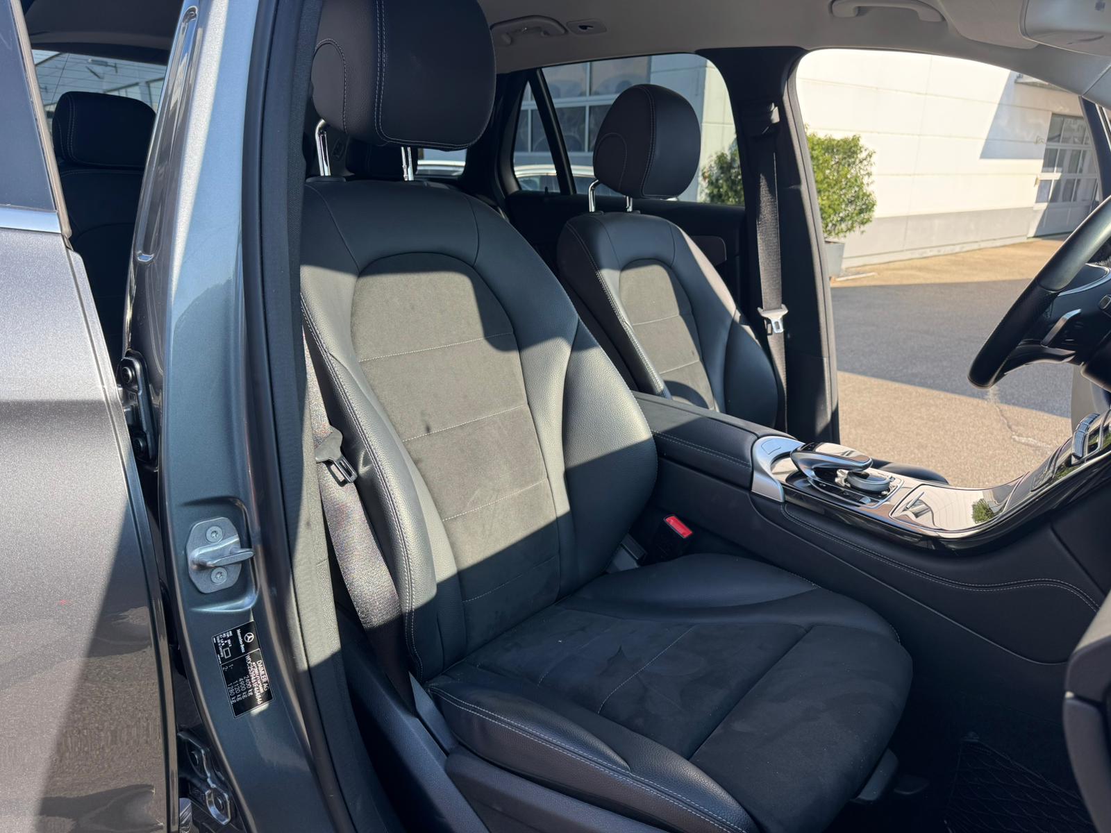 MERCEDES-BENZ GLC 250 Exclusive 4Matic 9G-Tronic-image-13