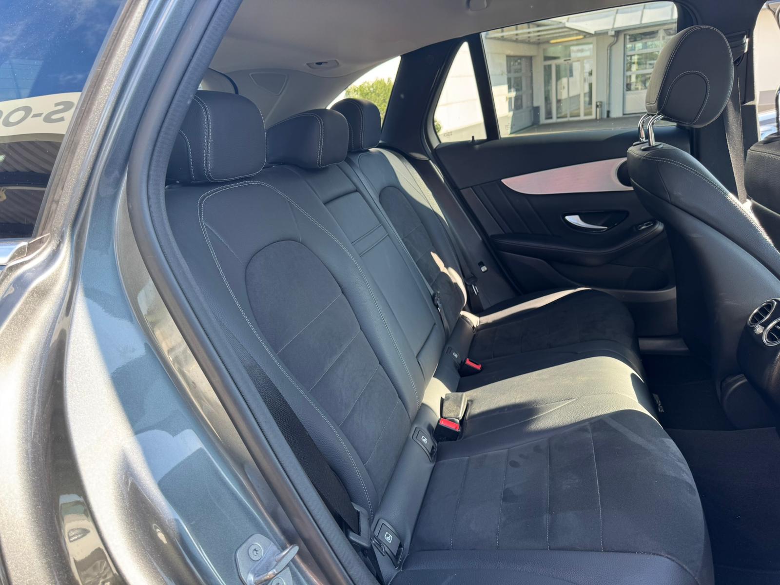 MERCEDES-BENZ GLC 250 Exclusive 4Matic 9G-Tronic-image-15