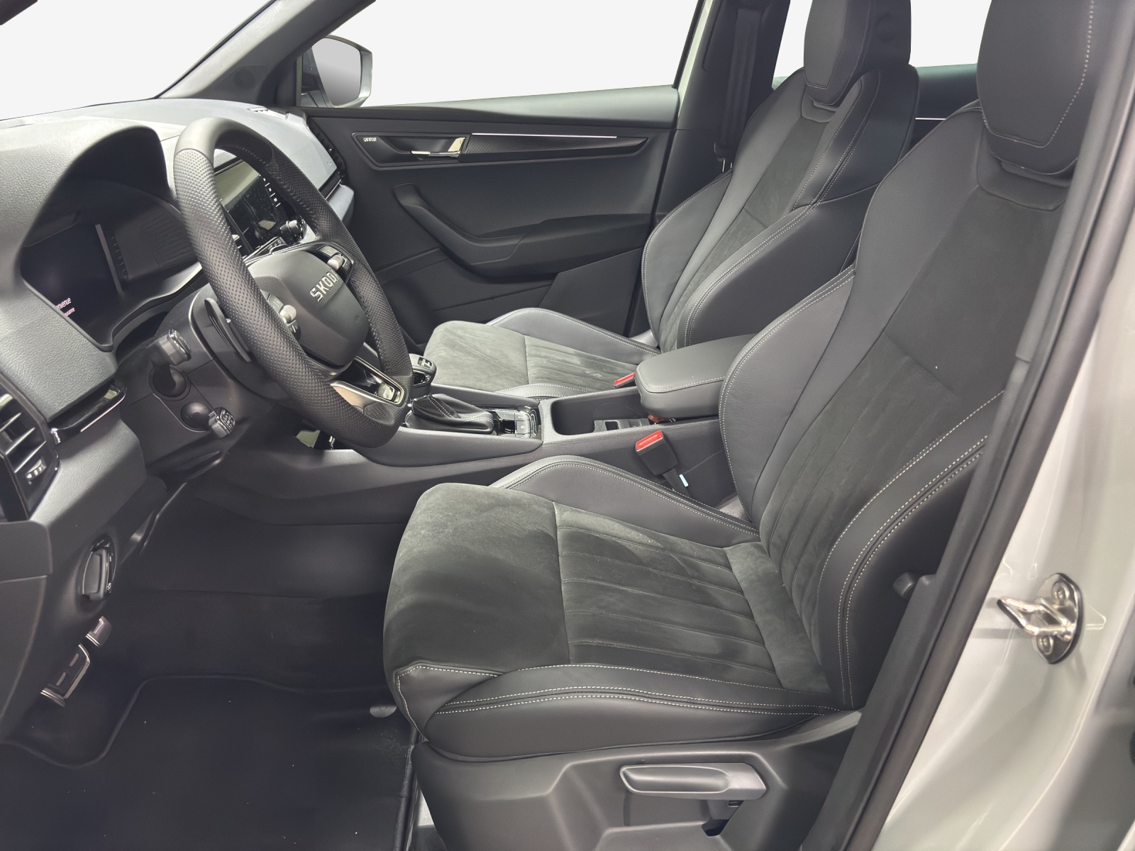 SKODA Karoq 2.0 TSI SportLine 4x4 DSG-image-7