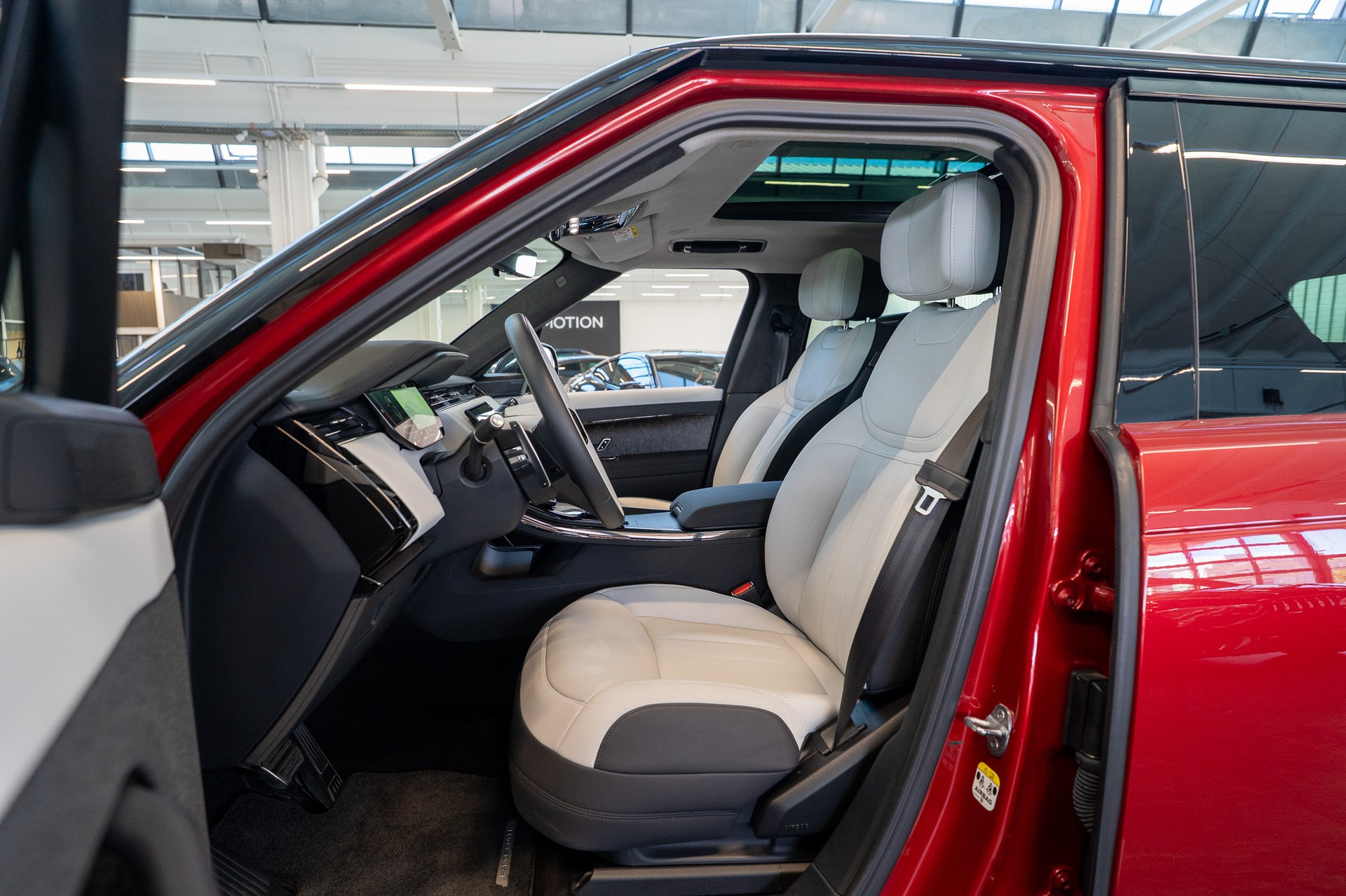 LAND ROVER Range Rover Sport 4.4 V8 First Edition / Fond-Entertainment / 360°Kamera /-image-8