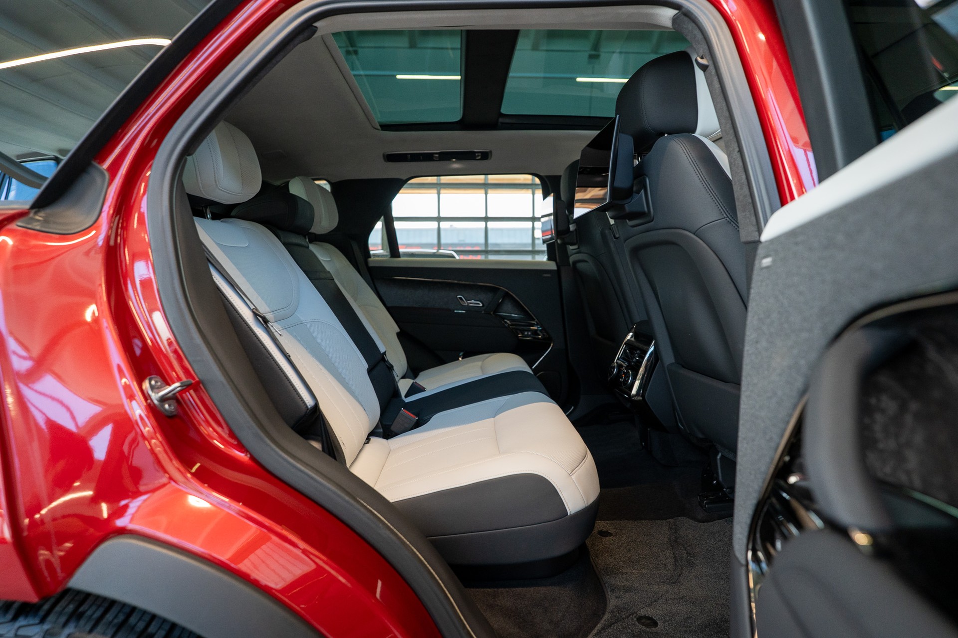 LAND ROVER Range Rover Sport 4.4 V8 First Edition / Fond-Entertainment / 360°Kamera /-image-17