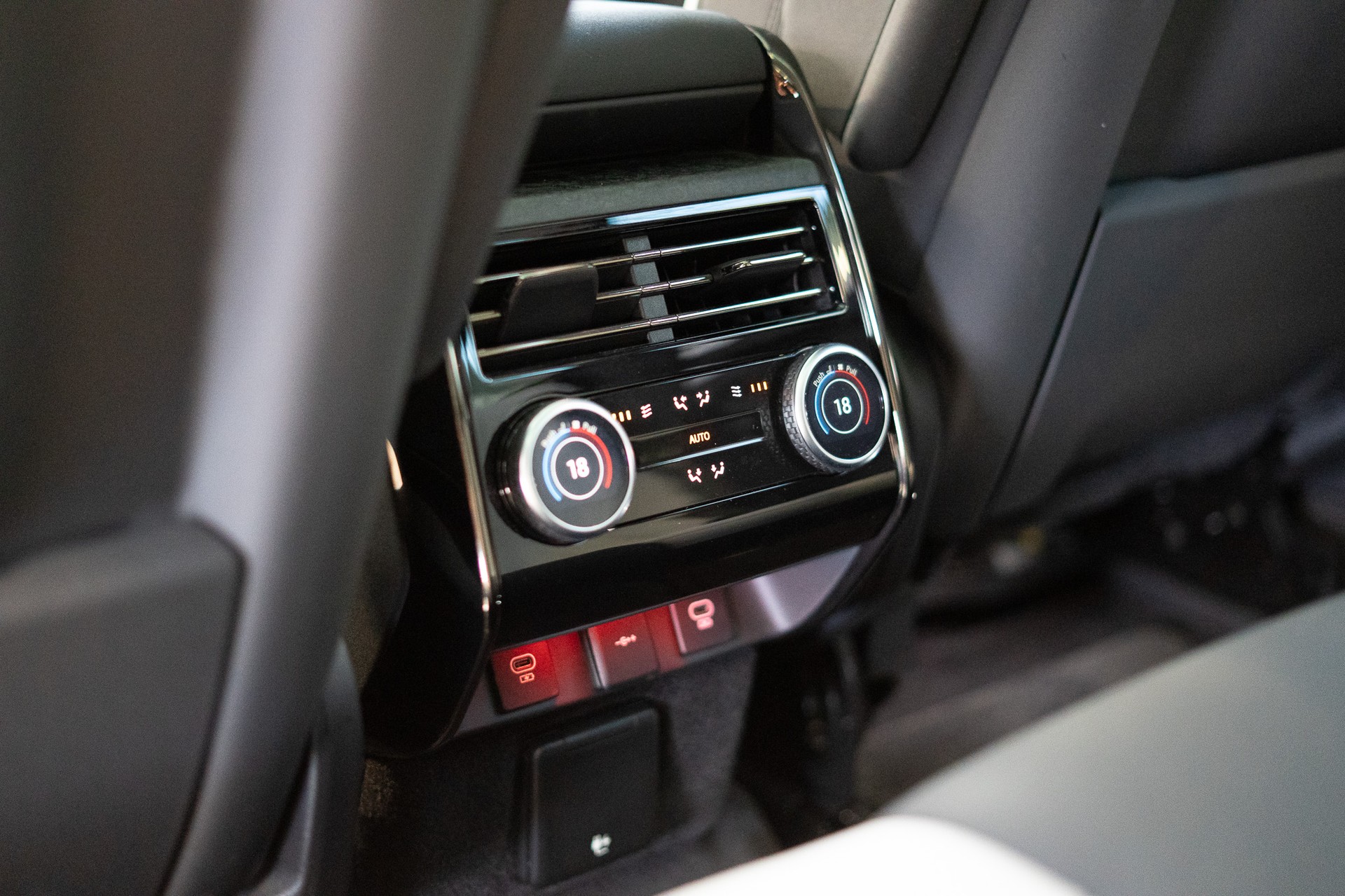 LAND ROVER Range Rover Sport 4.4 V8 First Edition / Fond-Entertainment / 360°Kamera /-image-16