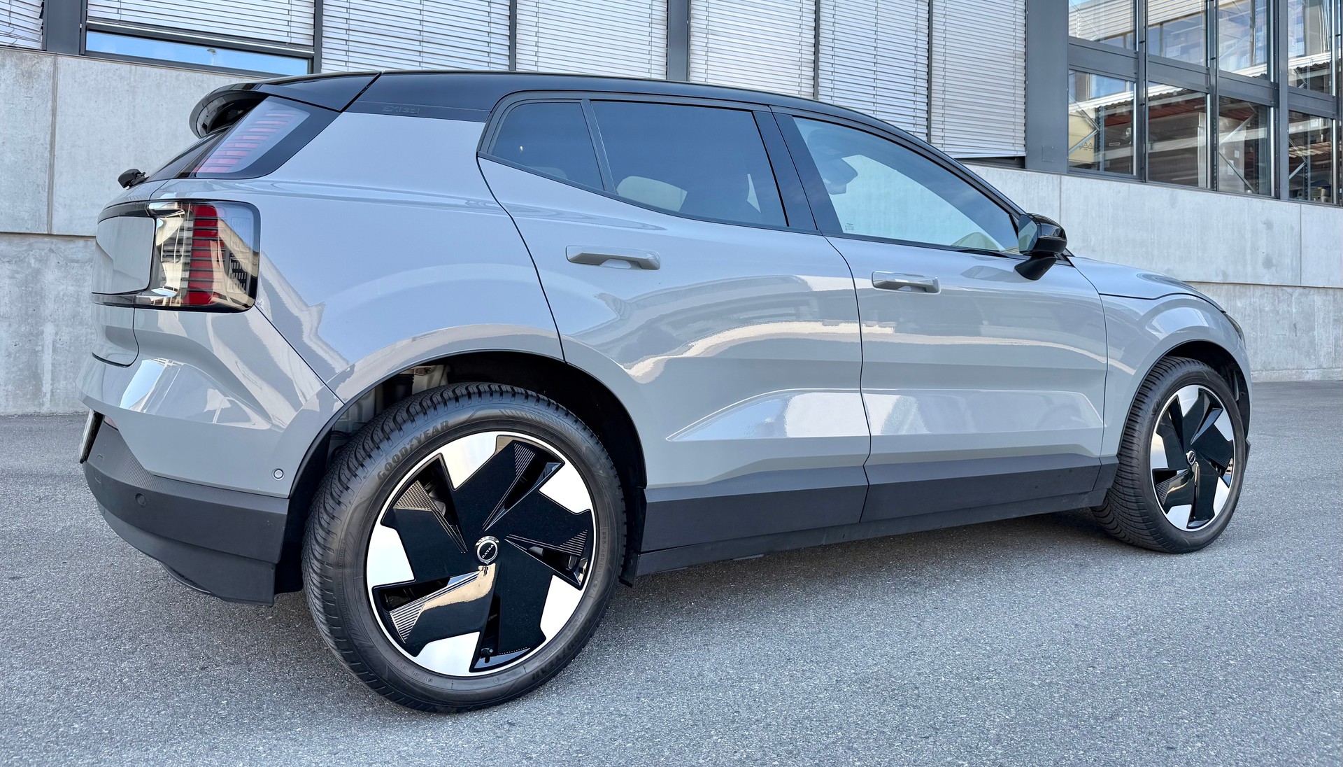 VOLVO TWIN ULTRA PERFORMANCE-image-1