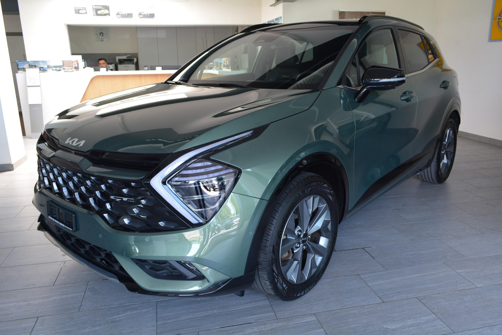 KIA Sportage 1.6 T-GDi Hybrid GT-Line-image-1