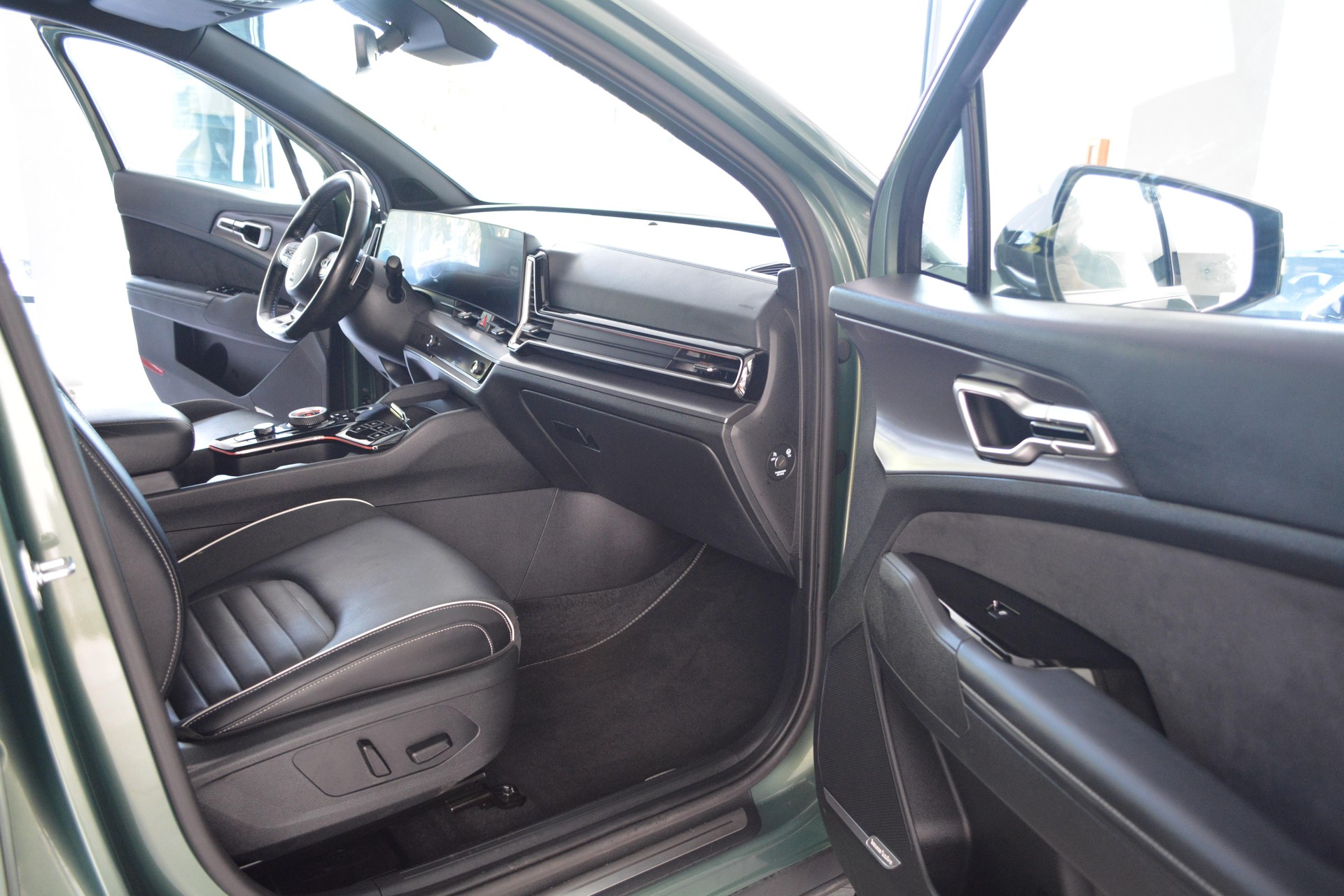 KIA Sportage 1.6 T-GDi Hybrid GT-Line-image-11