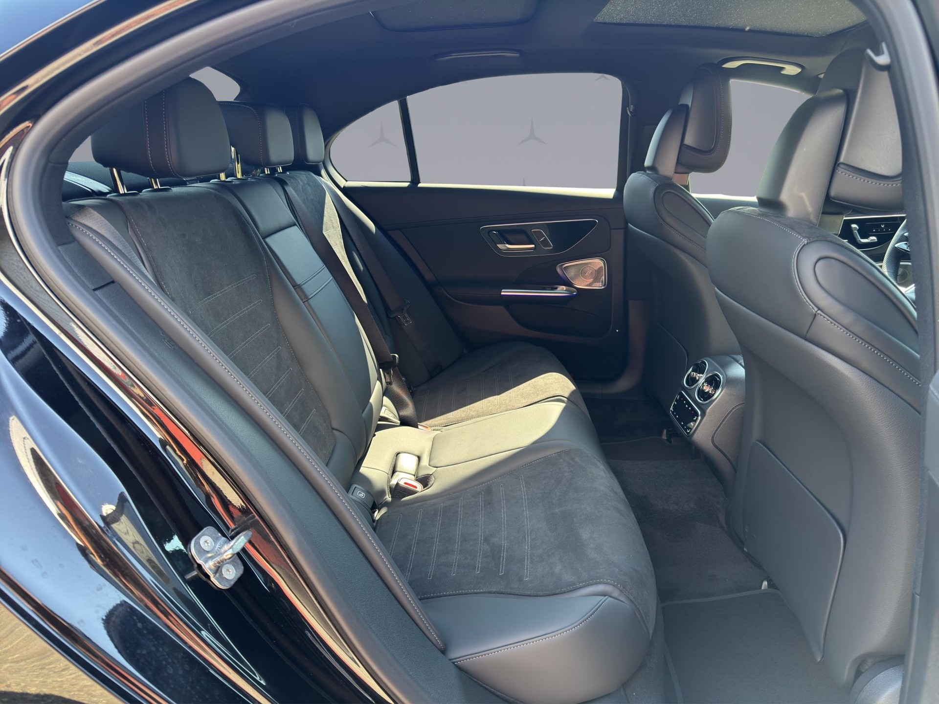 MERCEDES-BENZ C 220 d Swiss Star AMG Line 4matic-image-18