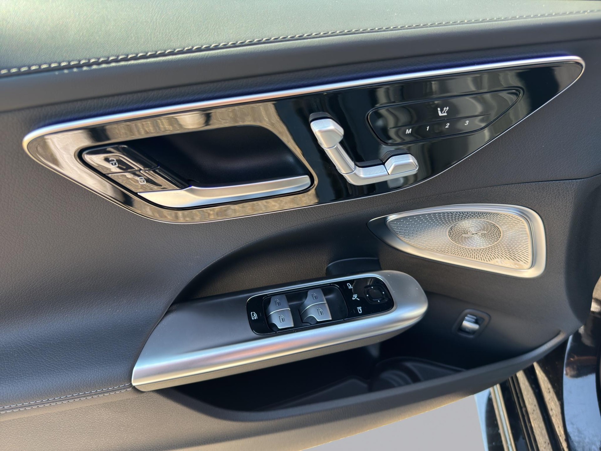 MERCEDES-BENZ C 220 d Swiss Star AMG Line 4matic-image-11