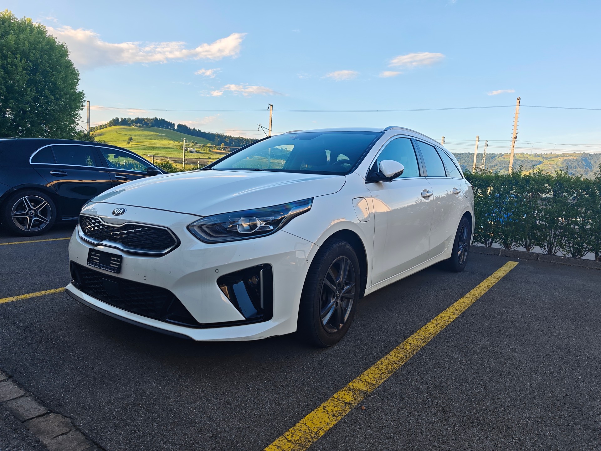 KIA 1.6 GDi Plug-in Hybrid Style-image-0