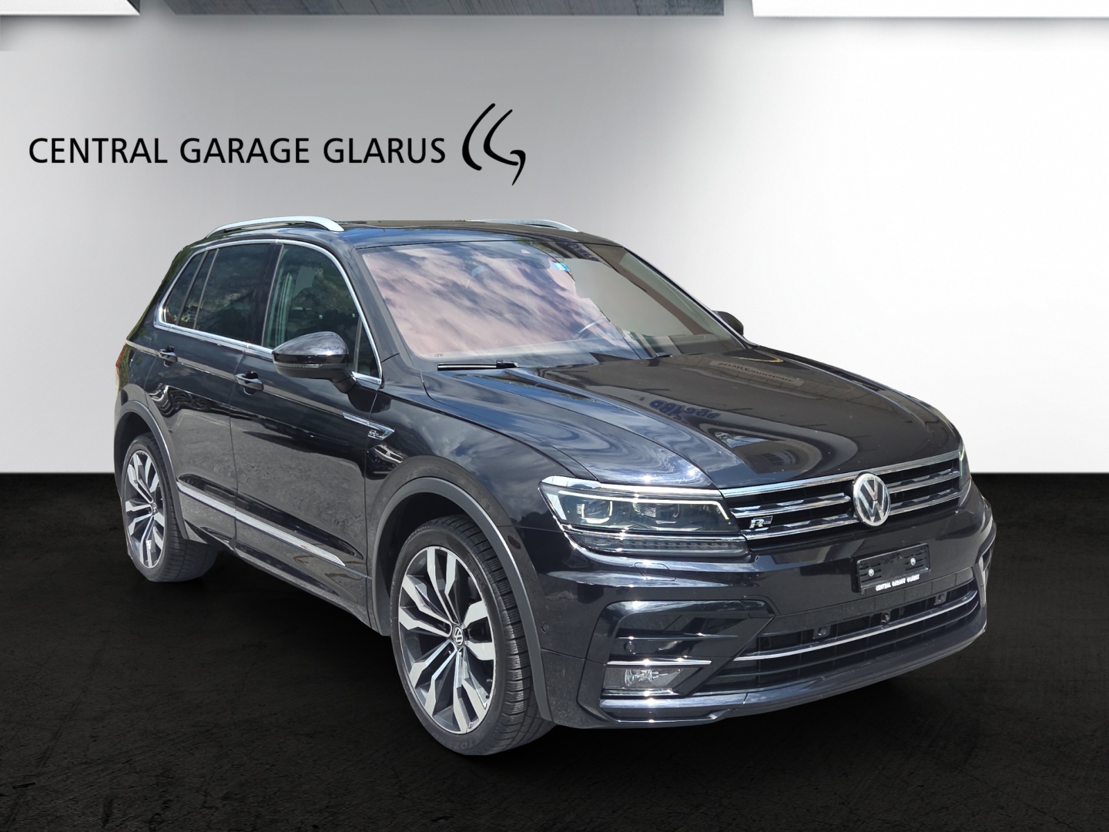 VW Tiguan 2.0TSI Highline 4Motion DSG-showroom-element-1