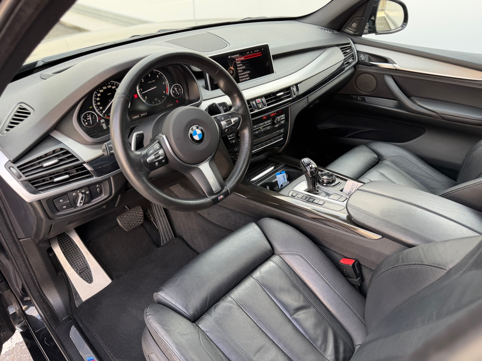 BMW X5 xDrive M50d Steptronic-image-9