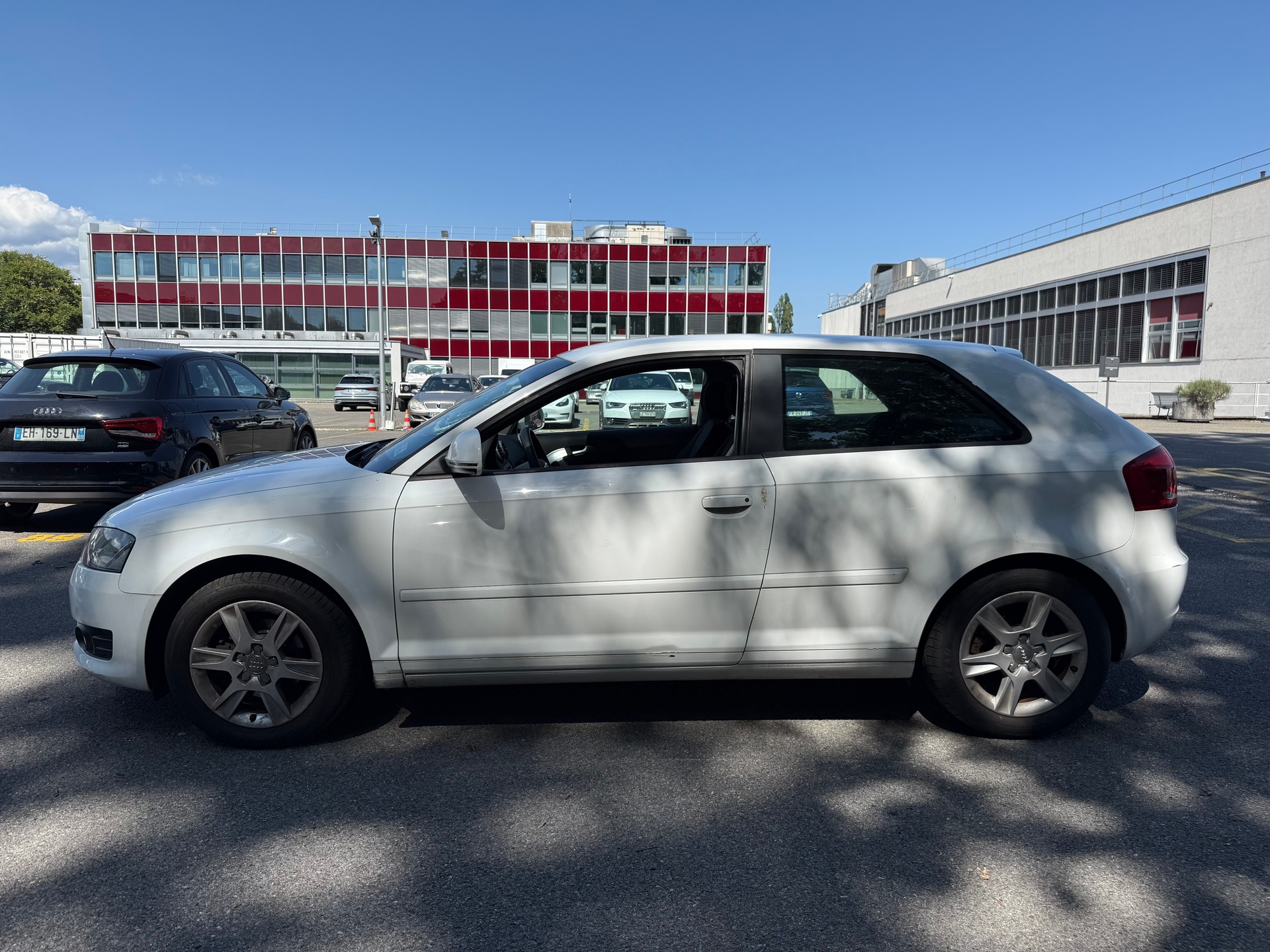 AUDI A3 1.6 Ambiente-image-1