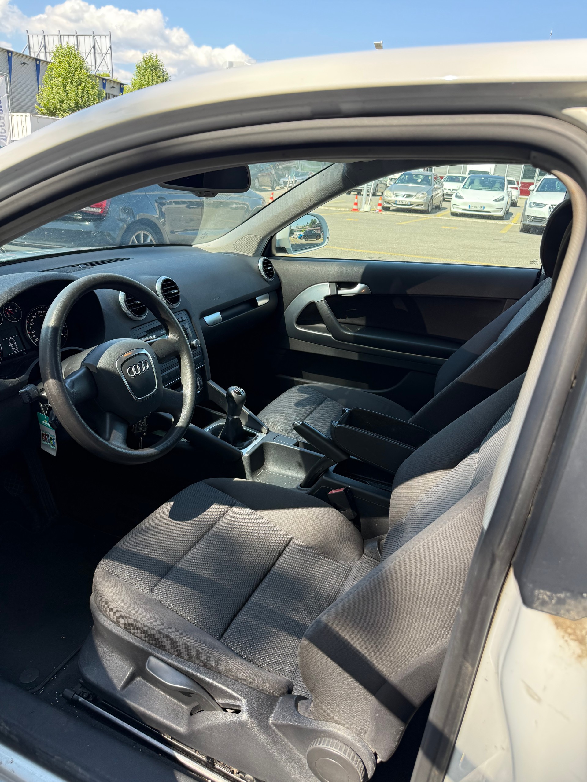 AUDI A3 1.6 Ambiente-image-8