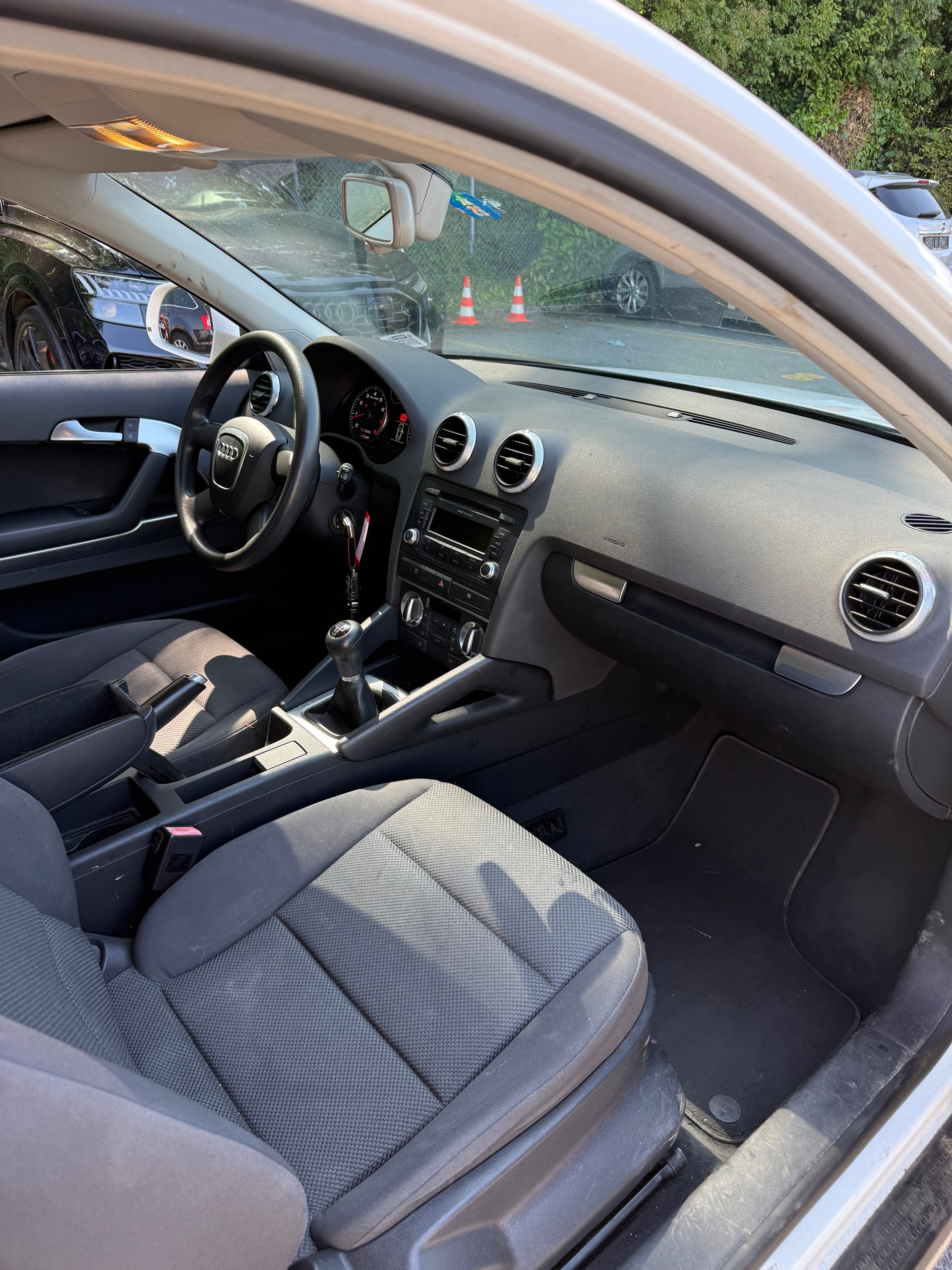 AUDI A3 1.6 Ambiente-image-7