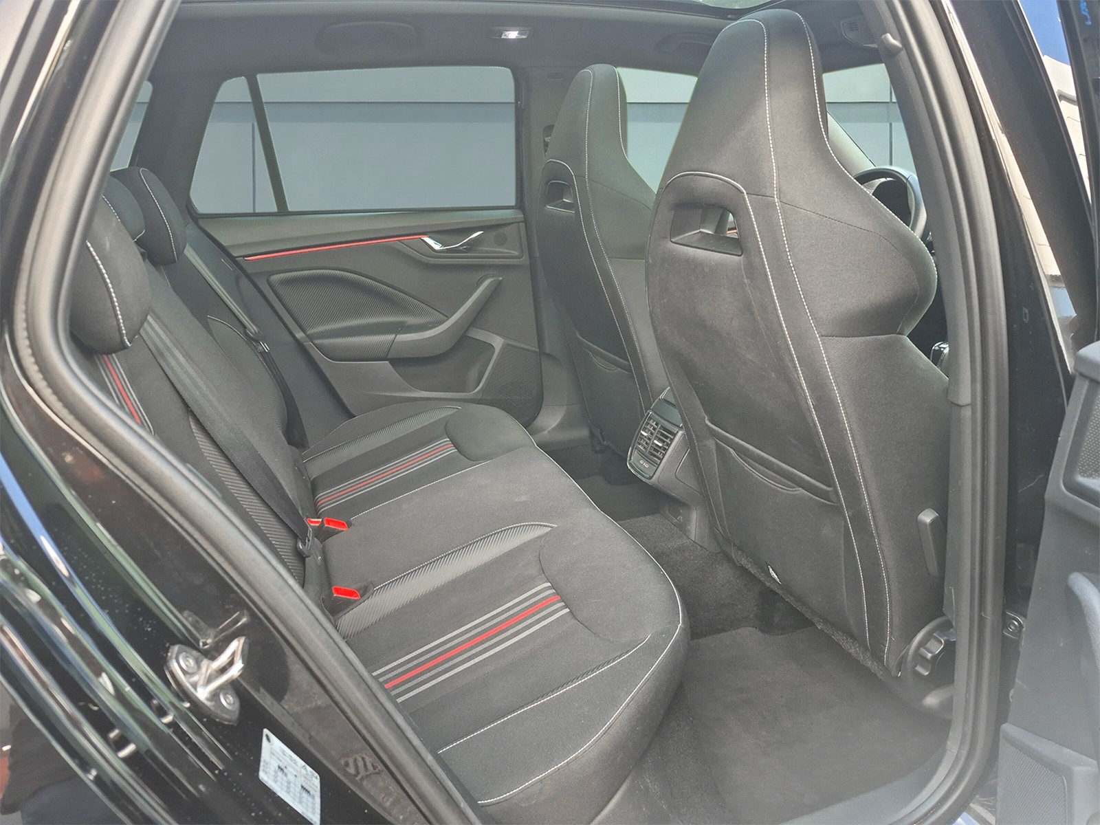 SKODA Kamiq 1.5 TSI Monte Carlo DSG-image-13