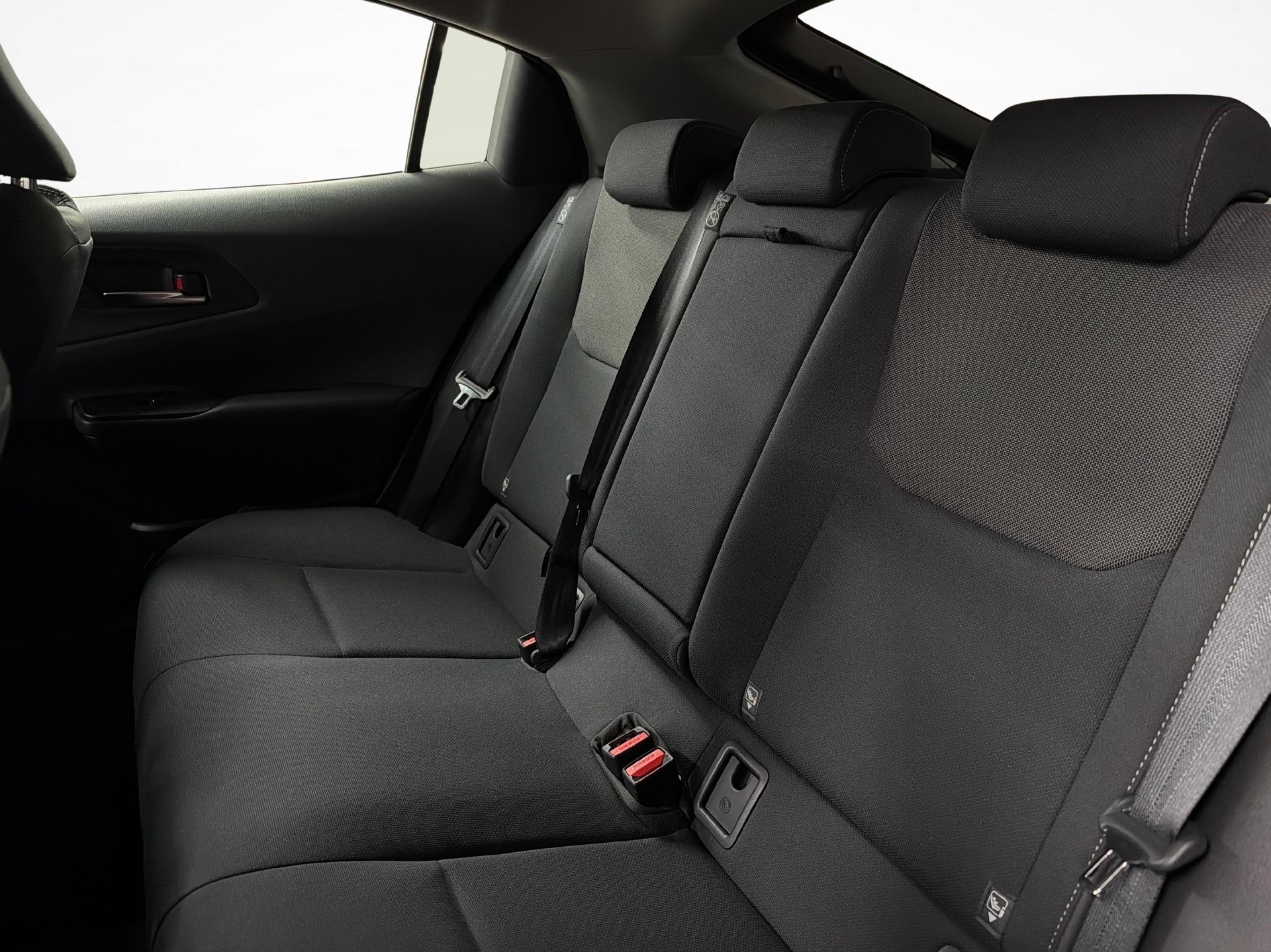 TOYOTA Prius 2.0 Plug-In-Hybrid Style-image-10