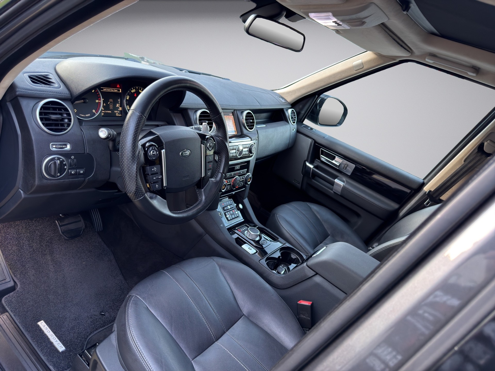 LAND ROVER Discovery 3.0 SDV6 HSE Luxury Automatic-image-9