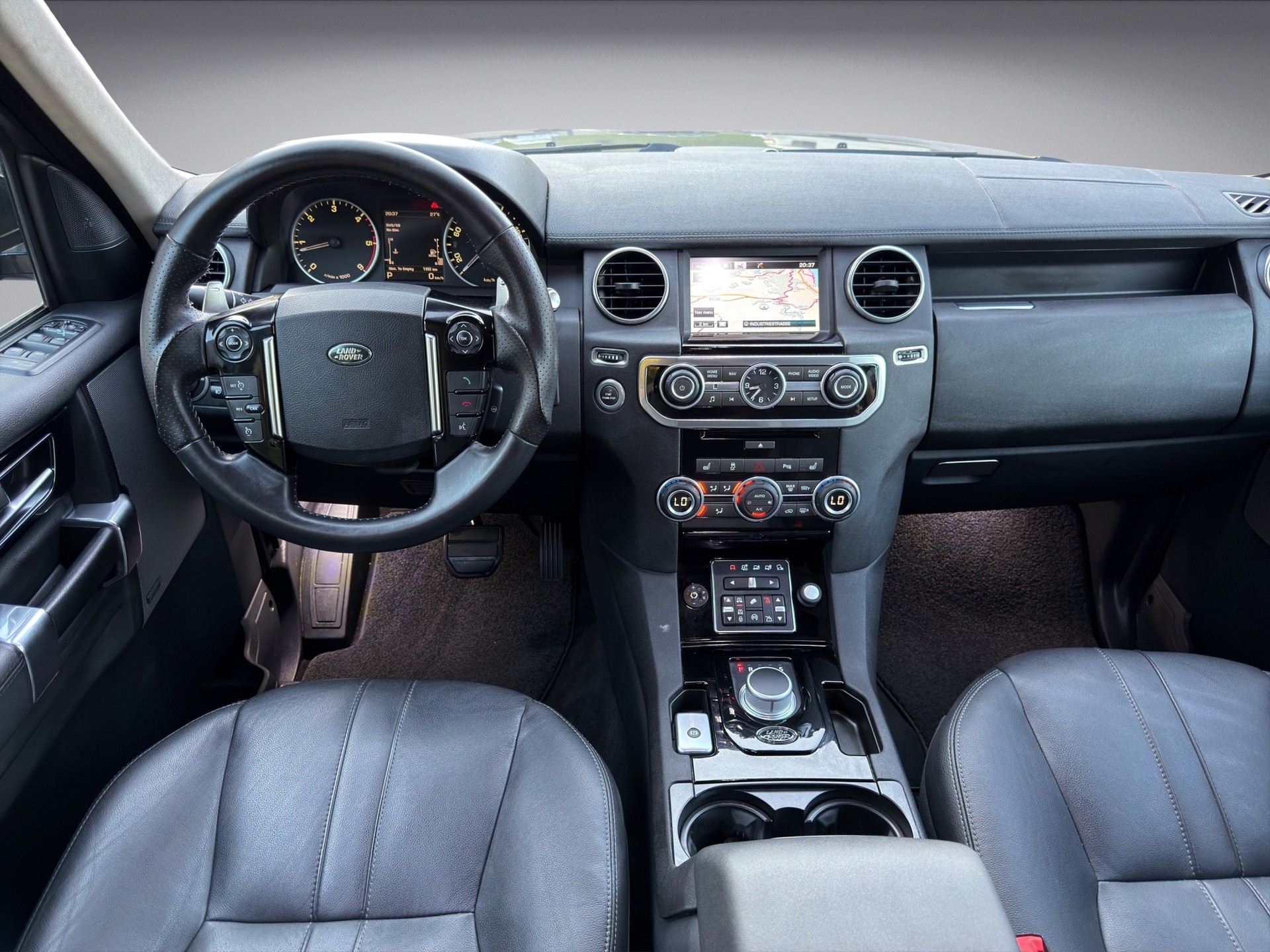 LAND ROVER Discovery 3.0 SDV6 HSE Luxury Automatic-image-8