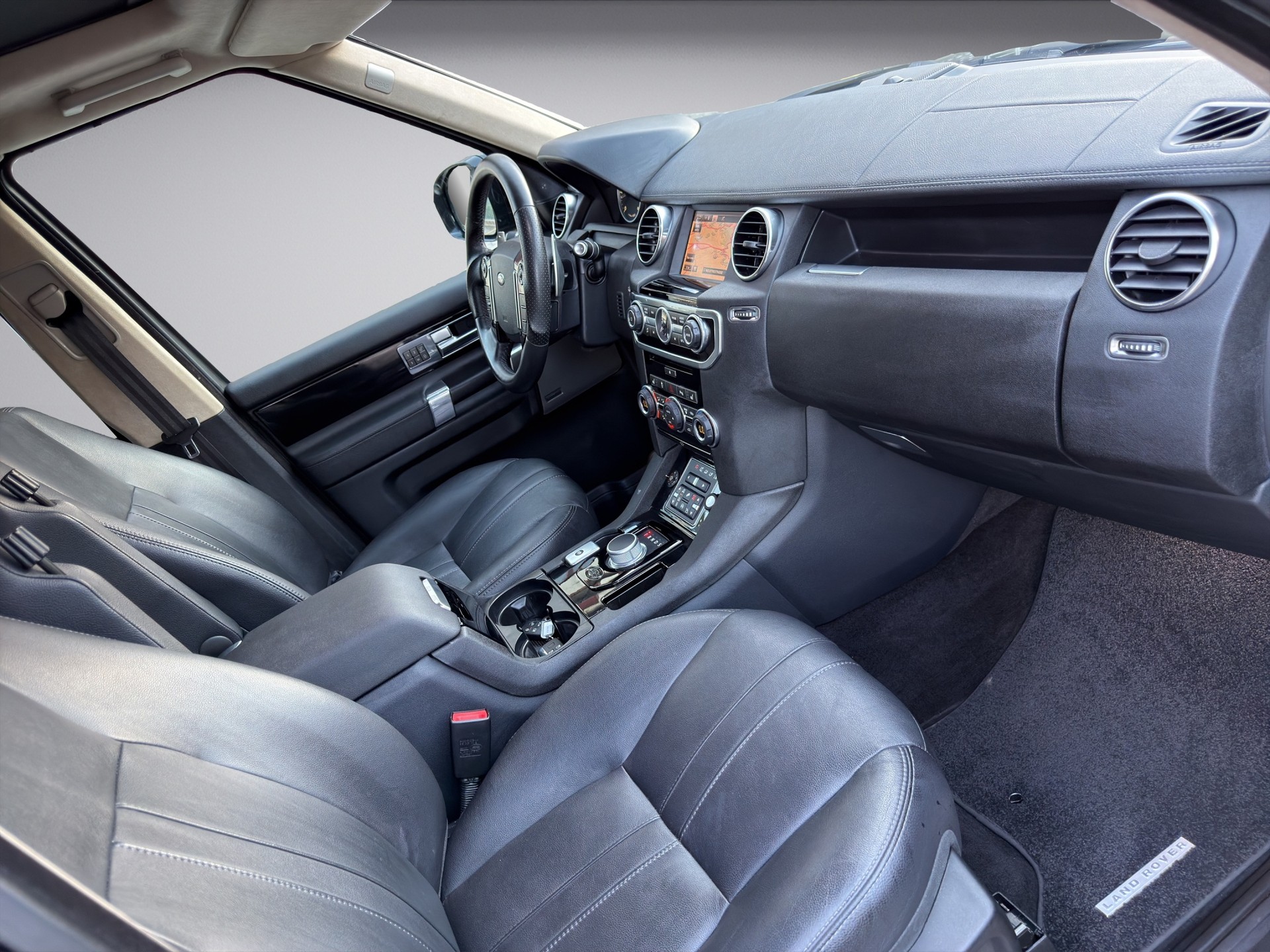 LAND ROVER Discovery 3.0 SDV6 HSE Luxury Automatic-image-11