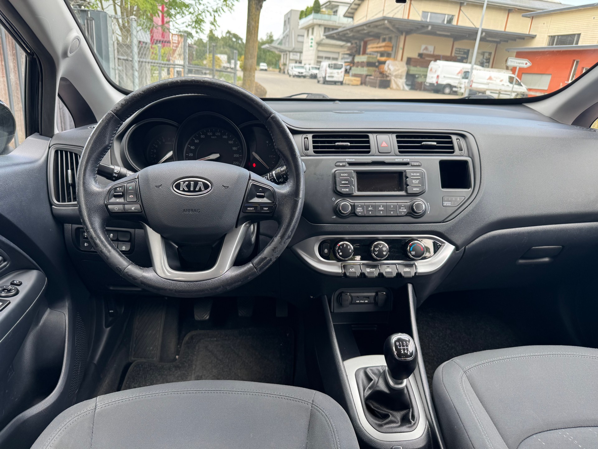 KIA Rio 1.4 CVVT Style-image-7
