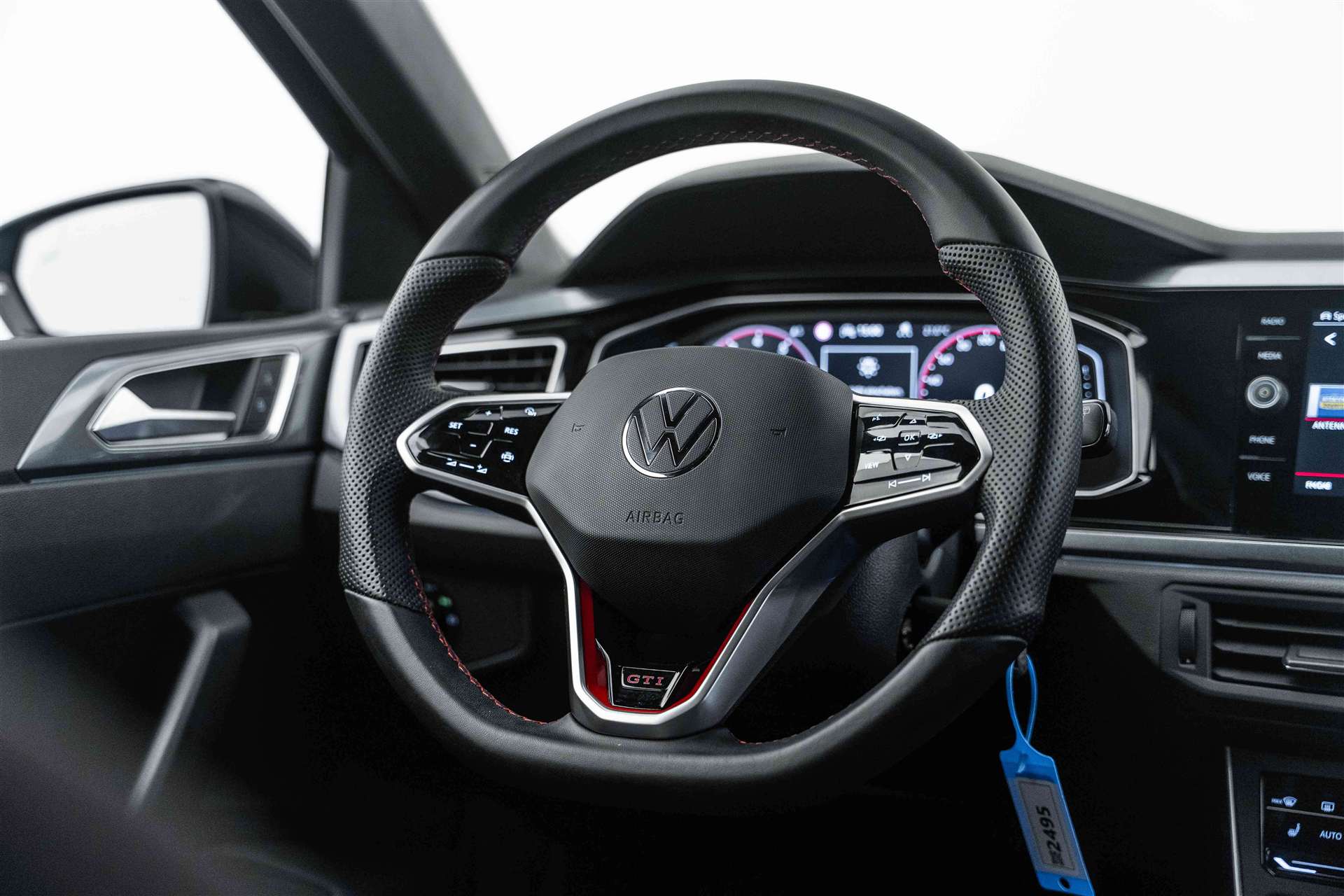 VW Polo 2.0 TSI GTI DSG 207PS-image-9