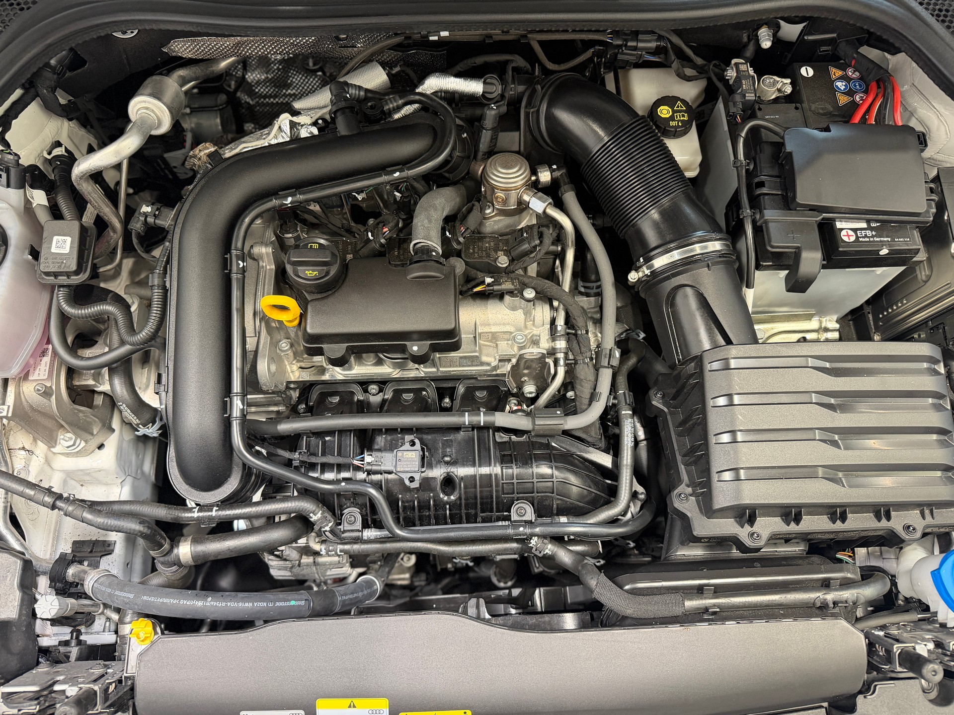 AUDI A1 Sportback 30 TFSI Attraction-image-16