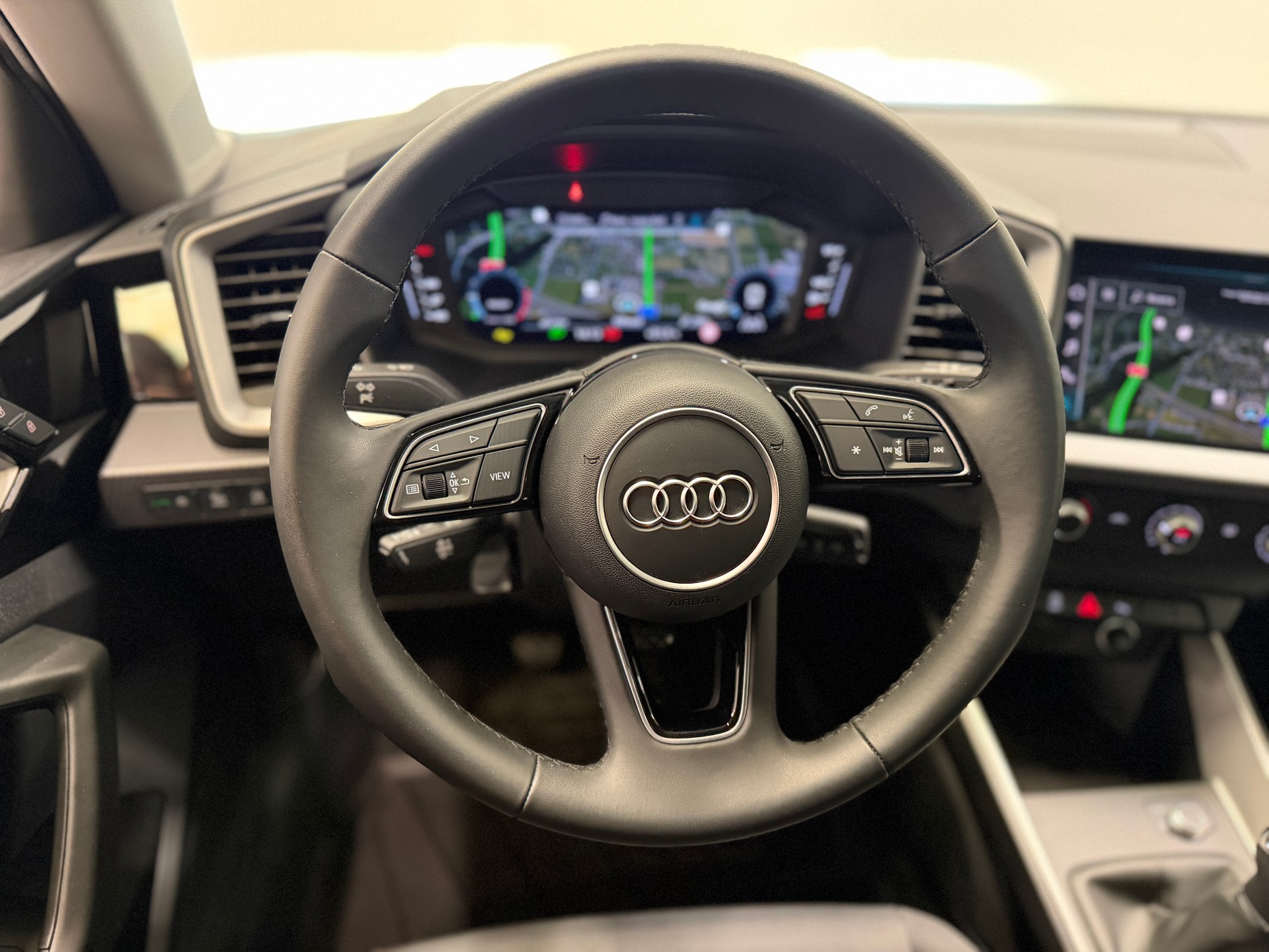 AUDI A1 Sportback 30 TFSI Attraction-image-9