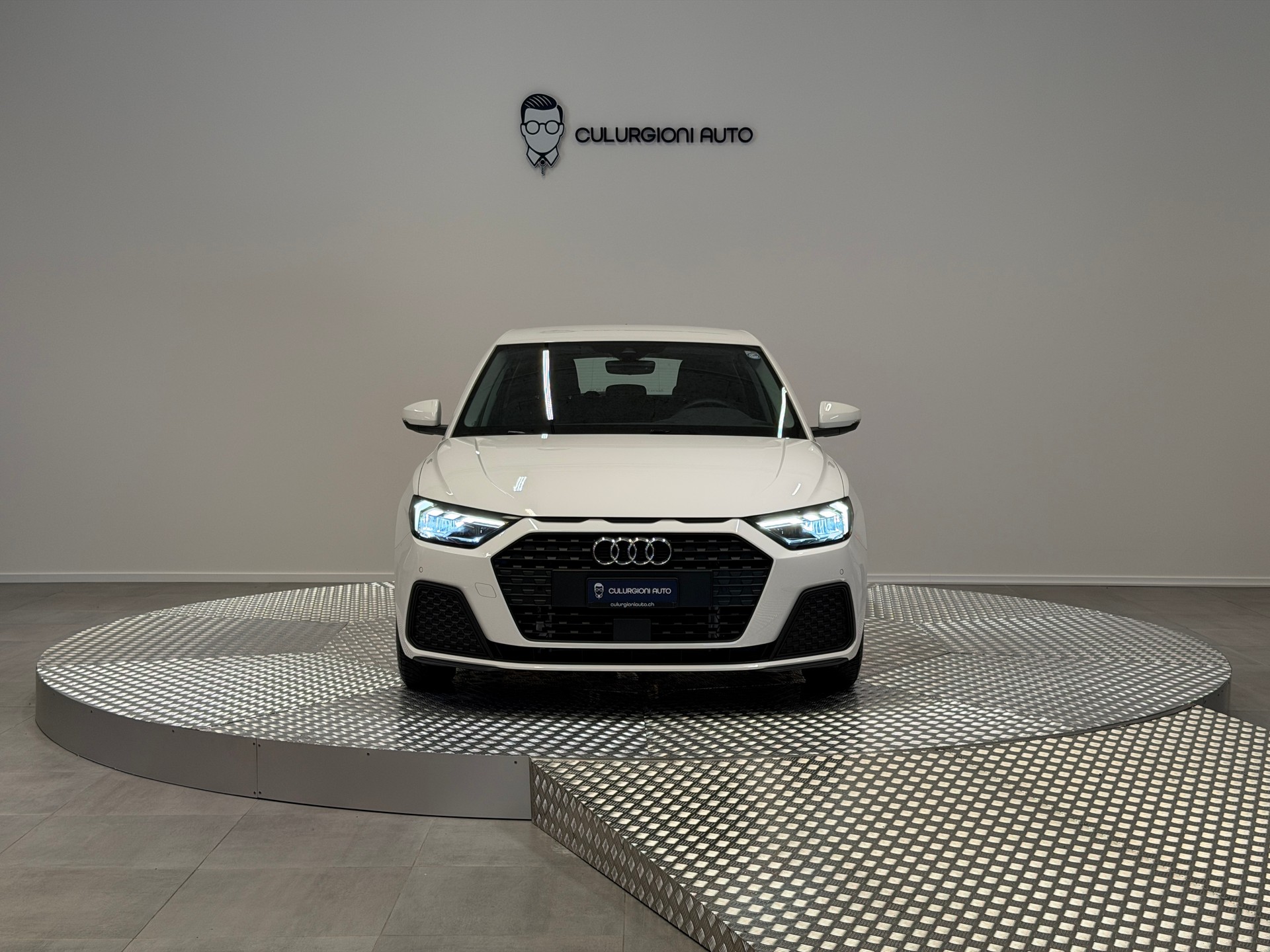 AUDI A1 Sportback 30 TFSI Attraction-image-1