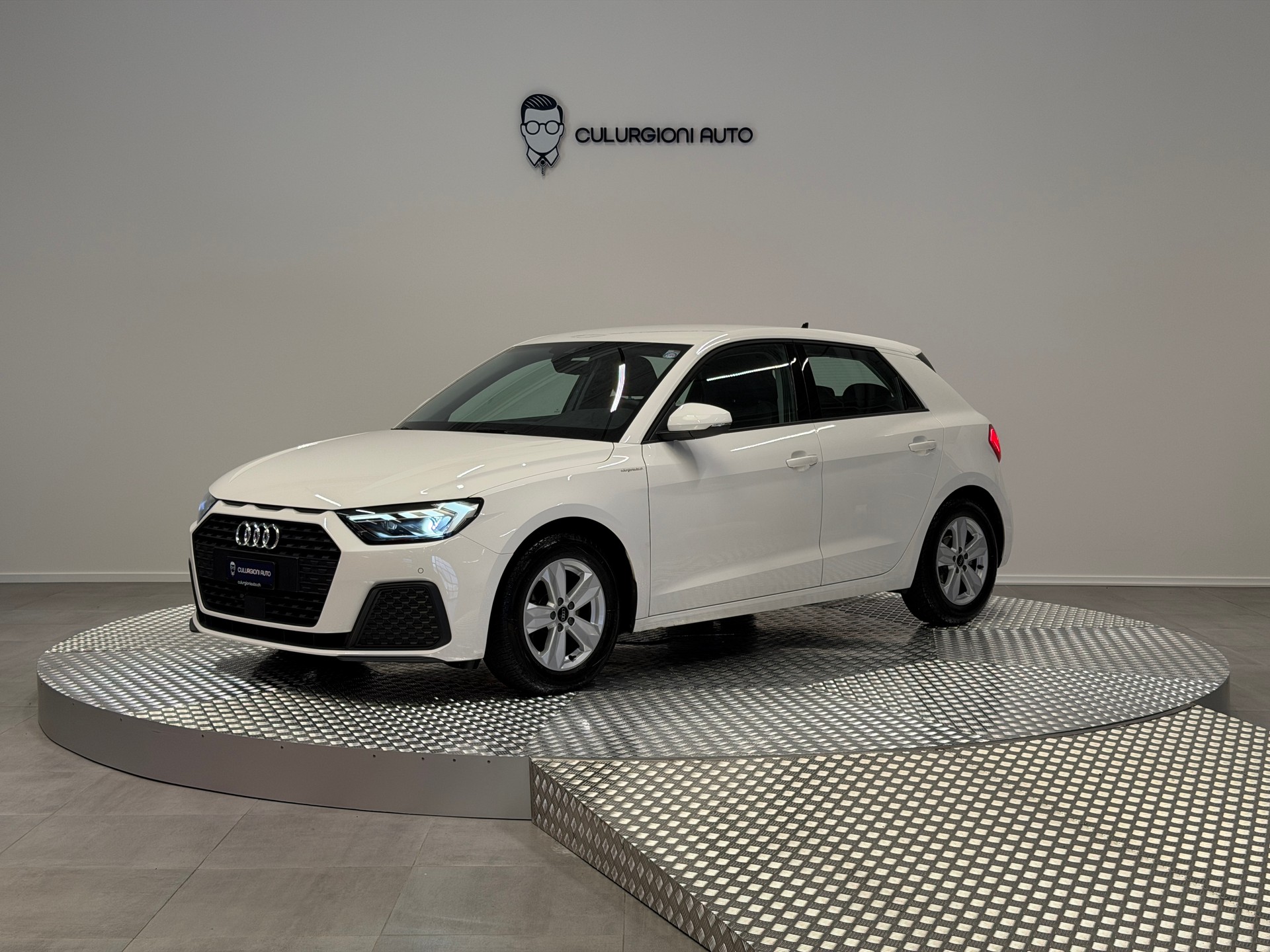 AUDI A1 Sportback 30 TFSI Attraction-image-0