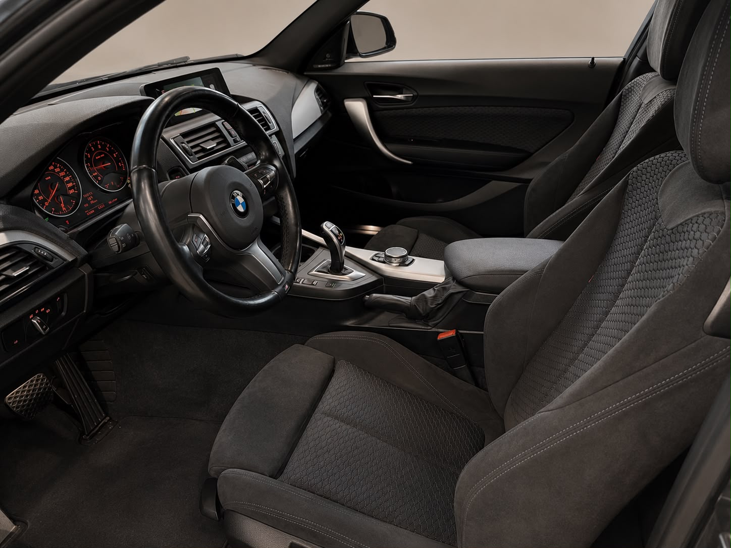 BMW M235i xDrive Steptronic-image-11