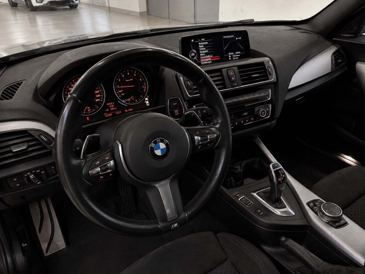 BMW M235i xDrive Steptronic-image-12
