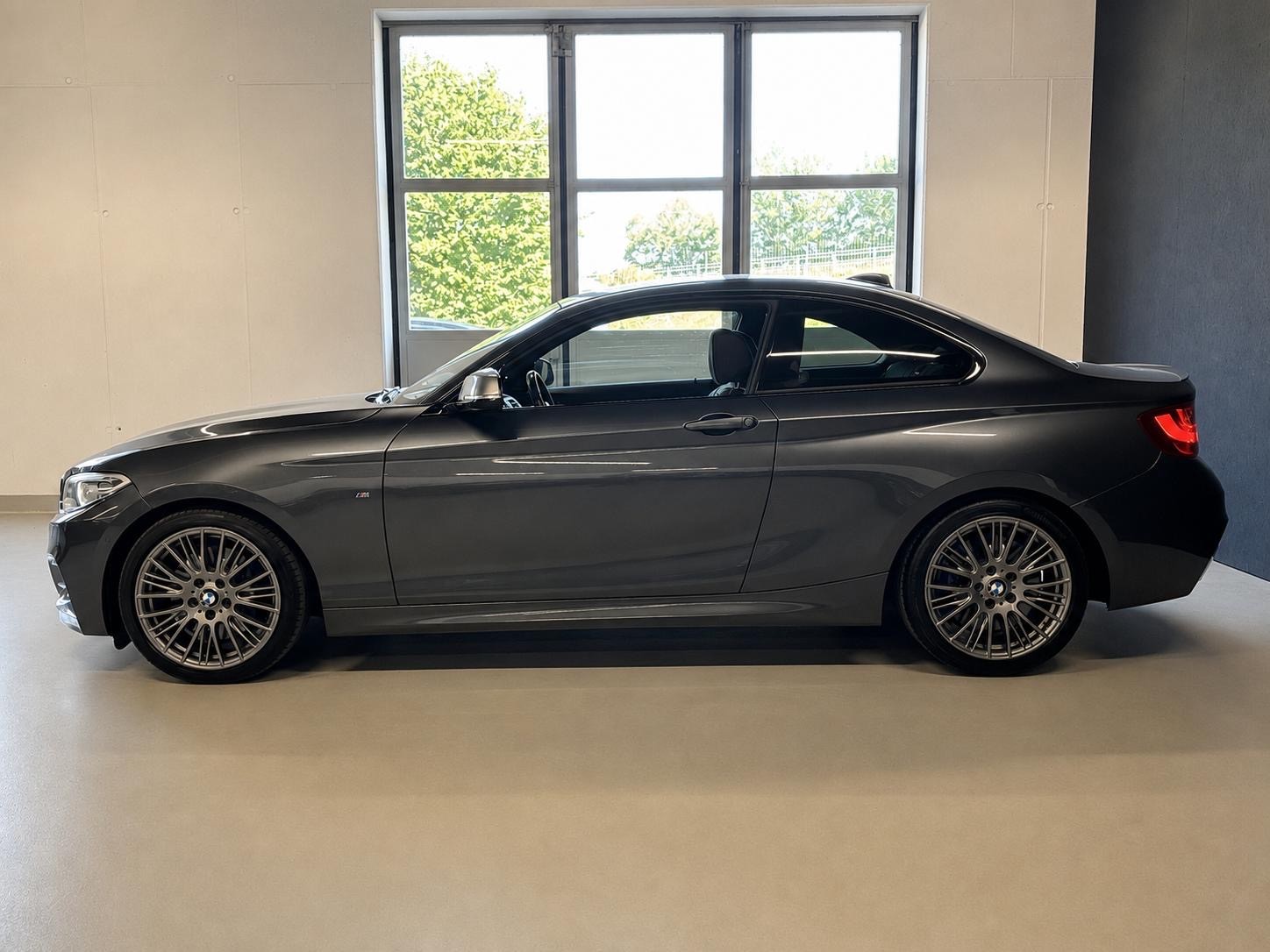 BMW M235i xDrive Steptronic-image-6