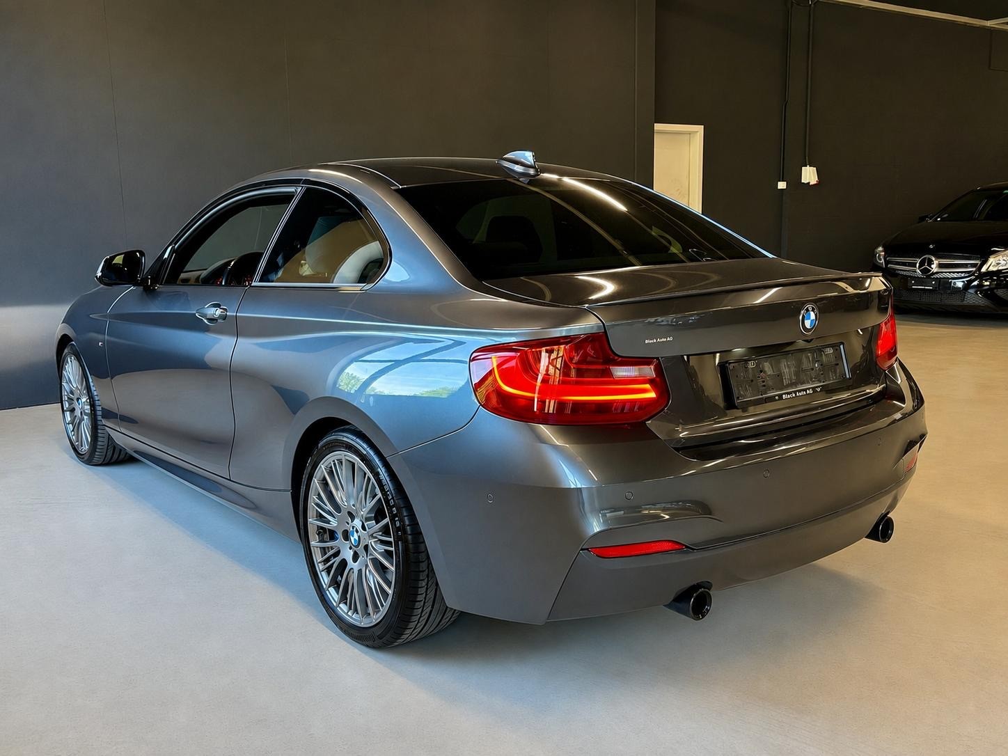 BMW M235i xDrive Steptronic-image-7