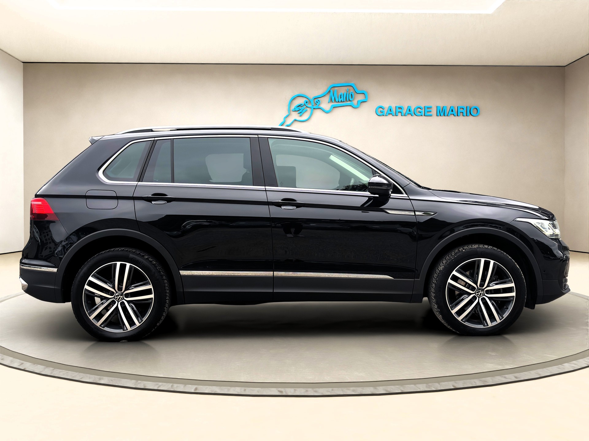 VW Tiguan 2.0 TDI SCR Elegance❗VOLLLEDER ❗4Motion DSG ✅CH-Fahrzeug & Frisch ab Service✅-image-3