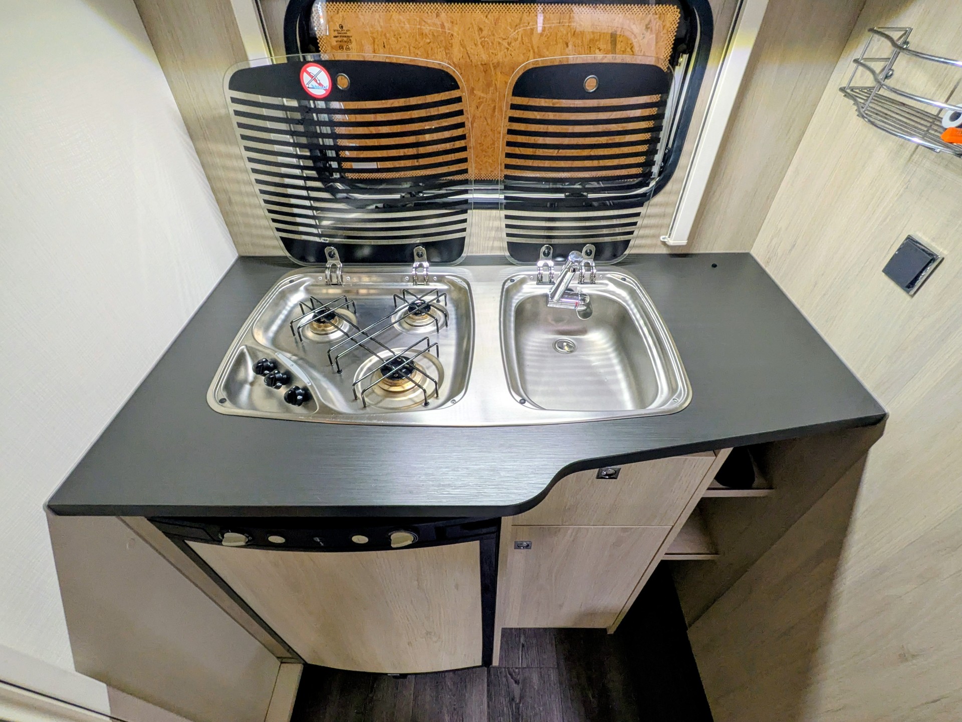 CARAVELAIR Antares 400-image-12