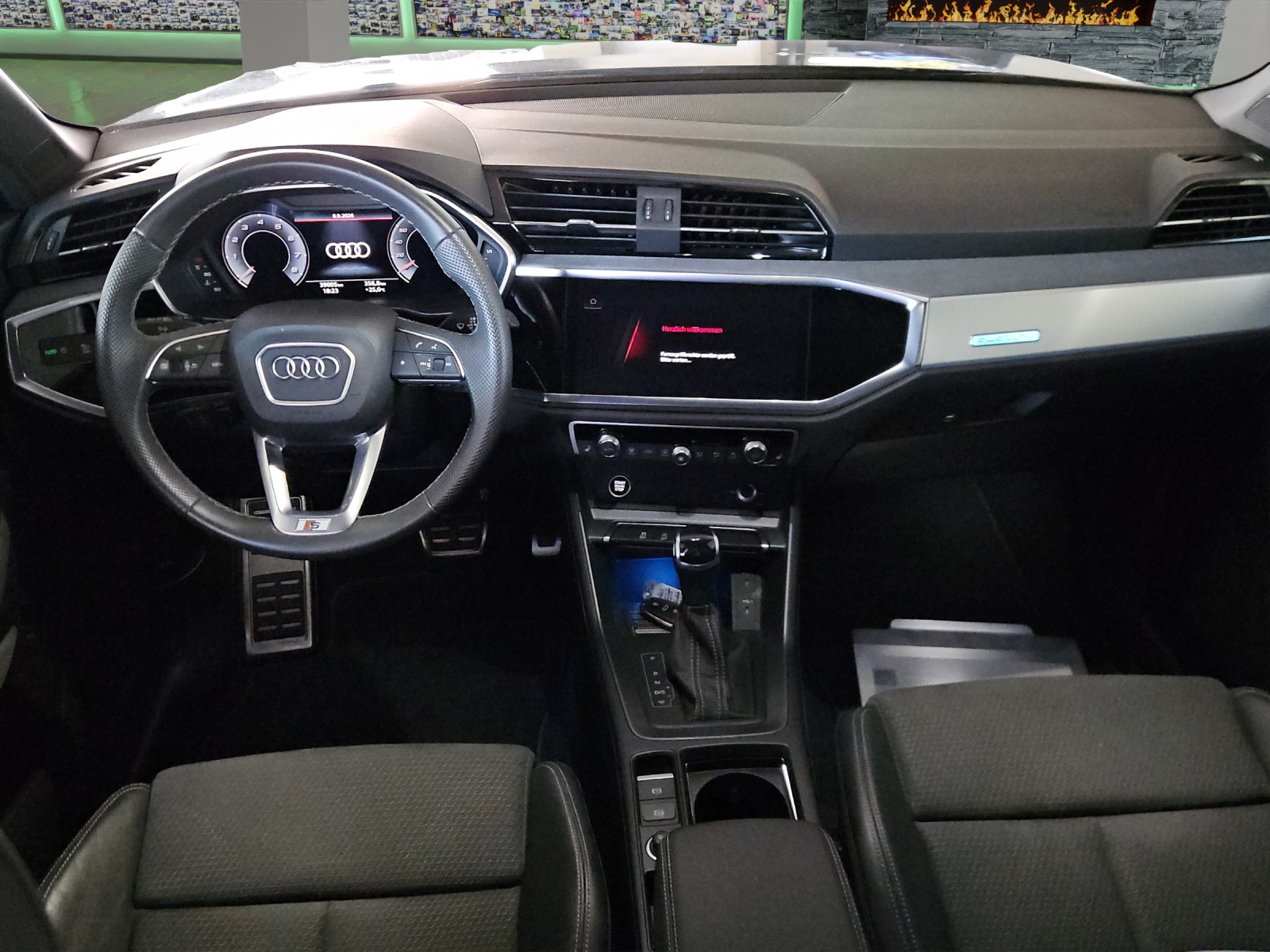 AUDI Q3 Sportback 40 TFSI S line quattro S-tronic-image-7